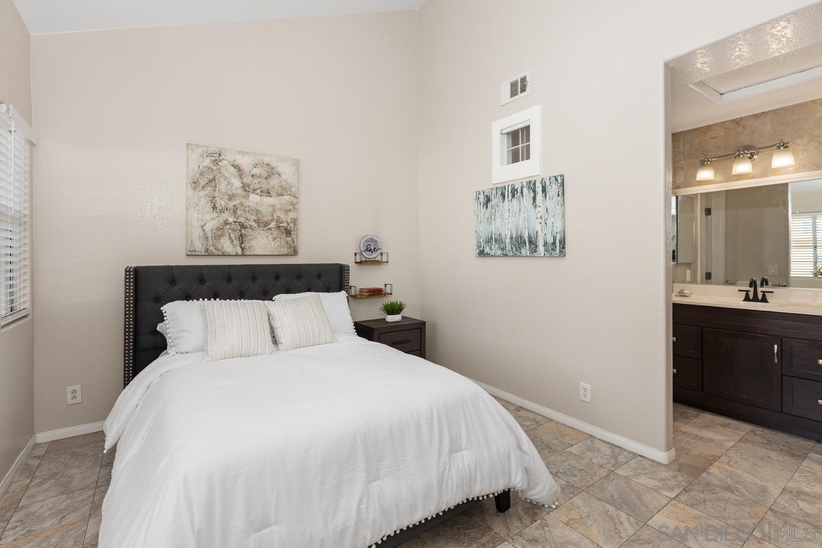 Detail Gallery Image 10 of 17 For 3635  3rd  #3,  San Diego,  CA 92103 - 3 Beds | 2/1 Baths