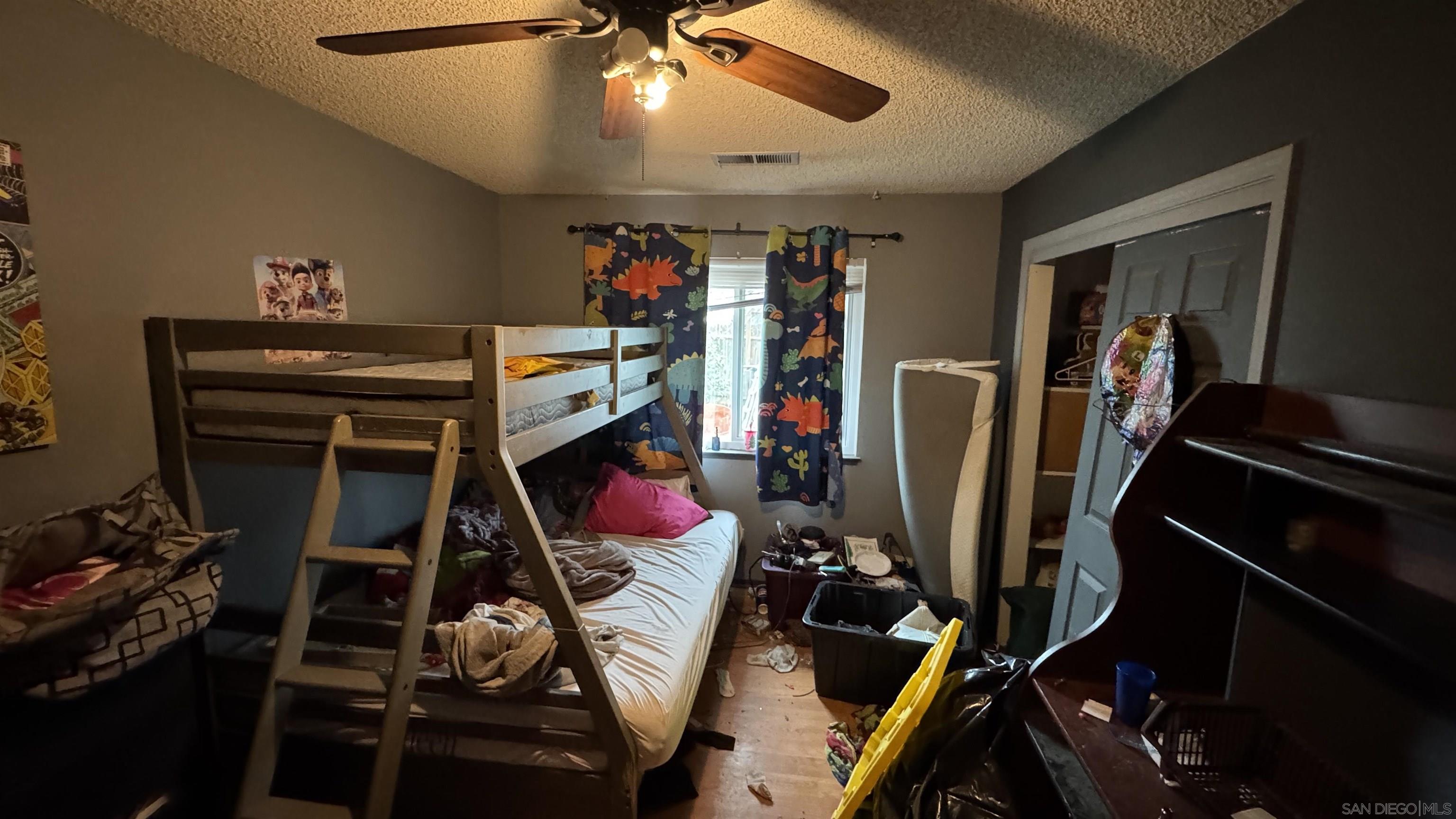 Detail Gallery Image 11 of 34 For 3642 W Redlands Ave, Fresno,  CA 93722 - 3 Beds | 2 Baths