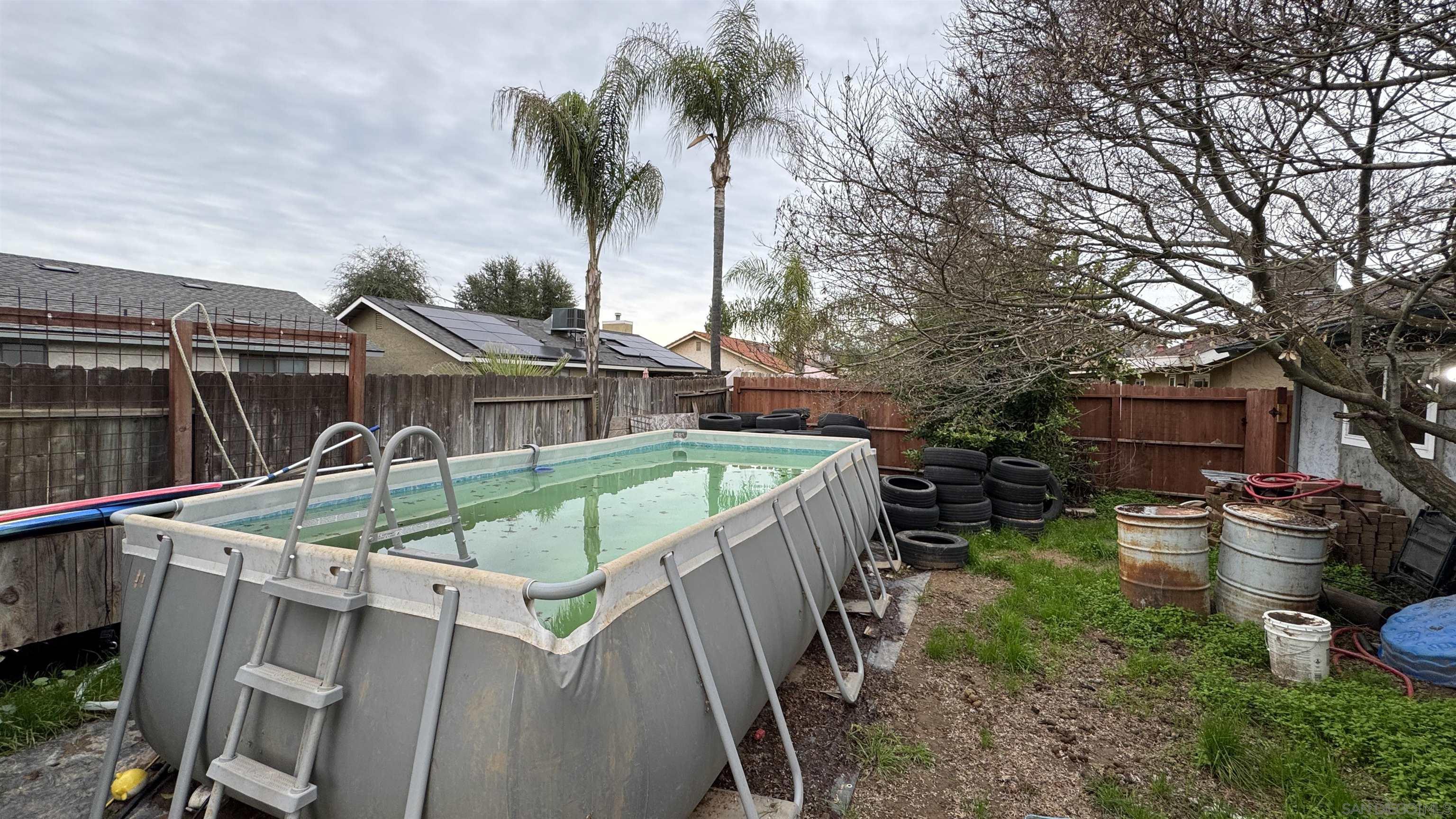 Detail Gallery Image 27 of 34 For 3642 W Redlands Ave, Fresno,  CA 93722 - 3 Beds | 2 Baths