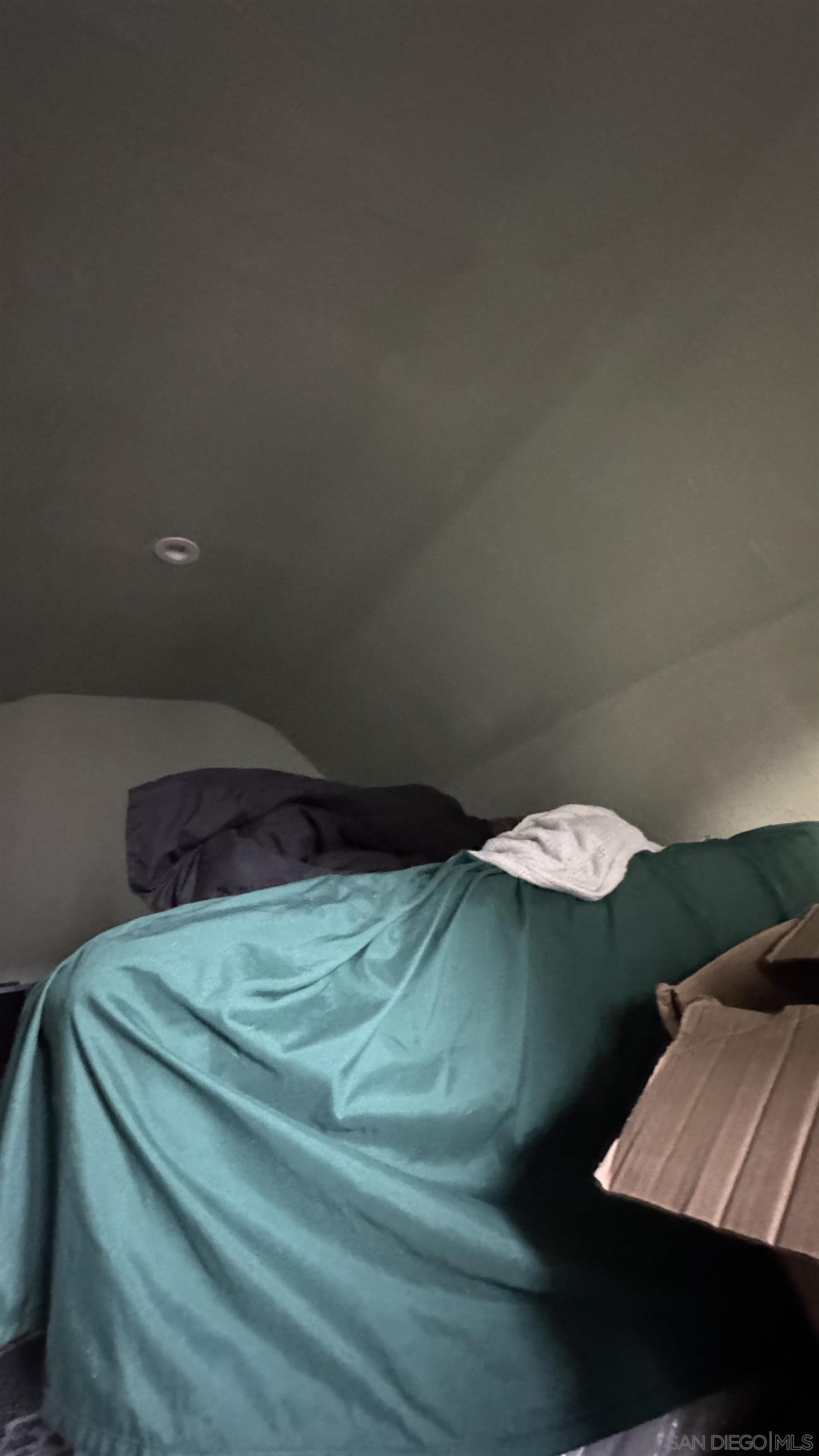 Detail Gallery Image 33 of 34 For 3642 W Redlands Ave, Fresno,  CA 93722 - 3 Beds | 2 Baths