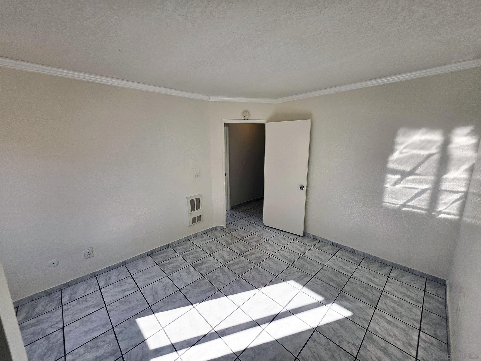 Detail Gallery Image 10 of 18 For 4056  Van Dyke Ave  4, San Diego,  CA 92105 - 2 Beds | 1/1 Baths