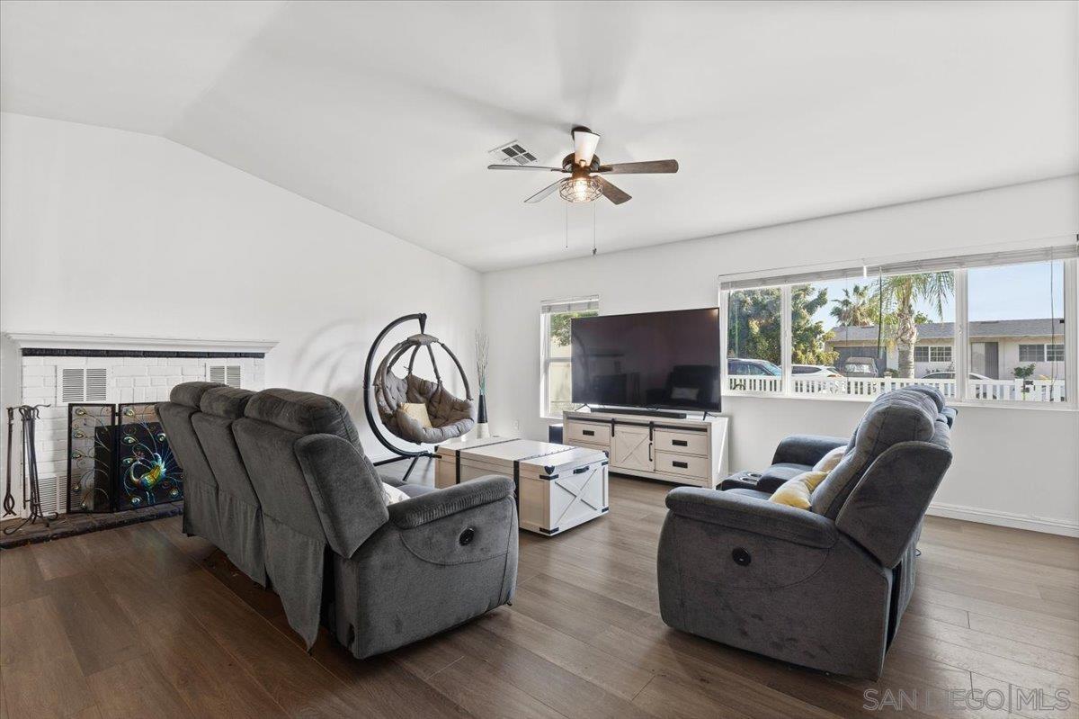 Detail Gallery Image 8 of 37 For 342  Billow Drive, San Diego,  CA 92114 - 4 Beds | 2 Baths