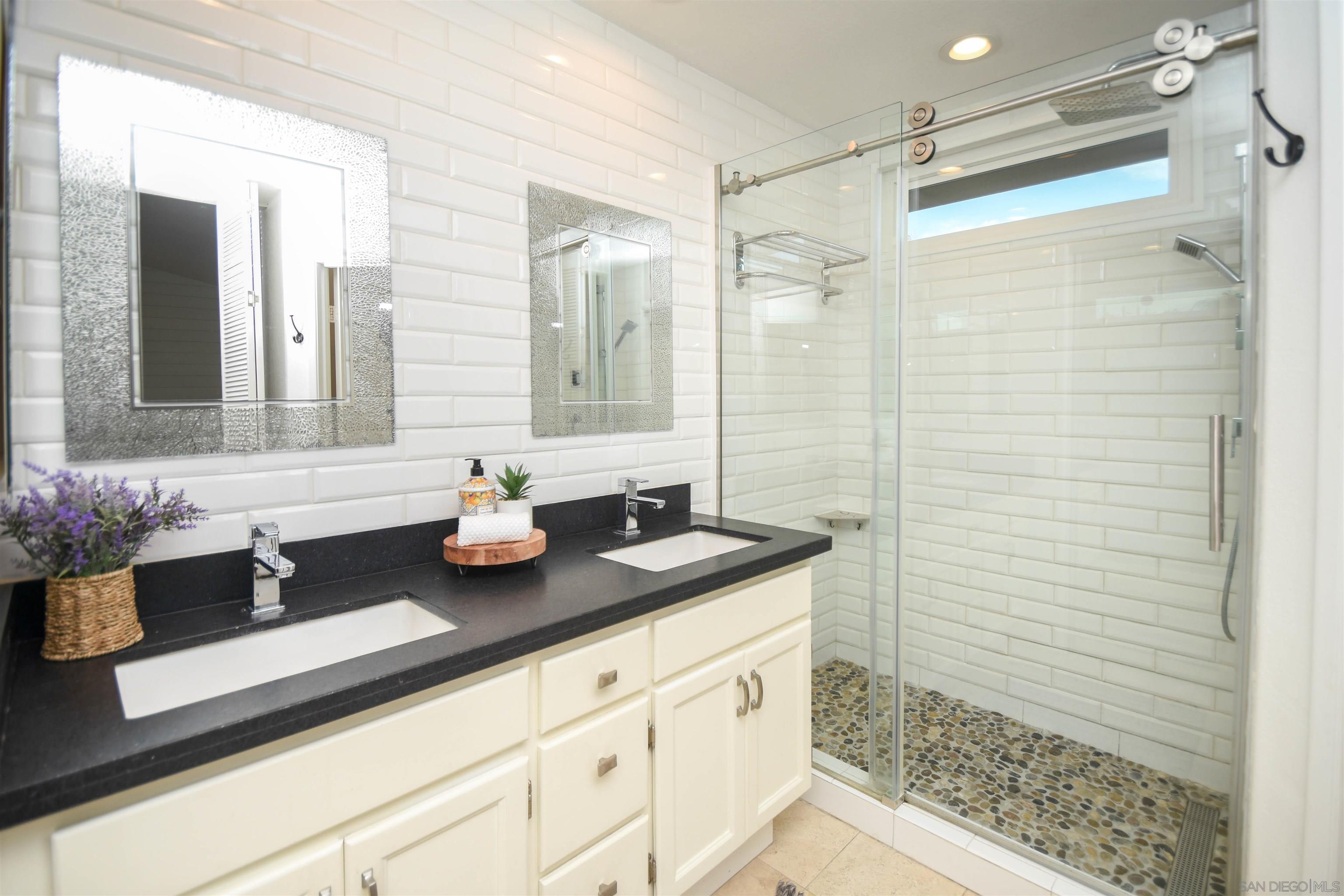 Detail Gallery Image 11 of 25 For 4073  Ivey Vista Way, Oceanside,  CA 92057 - 3 Beds | 2/1 Baths