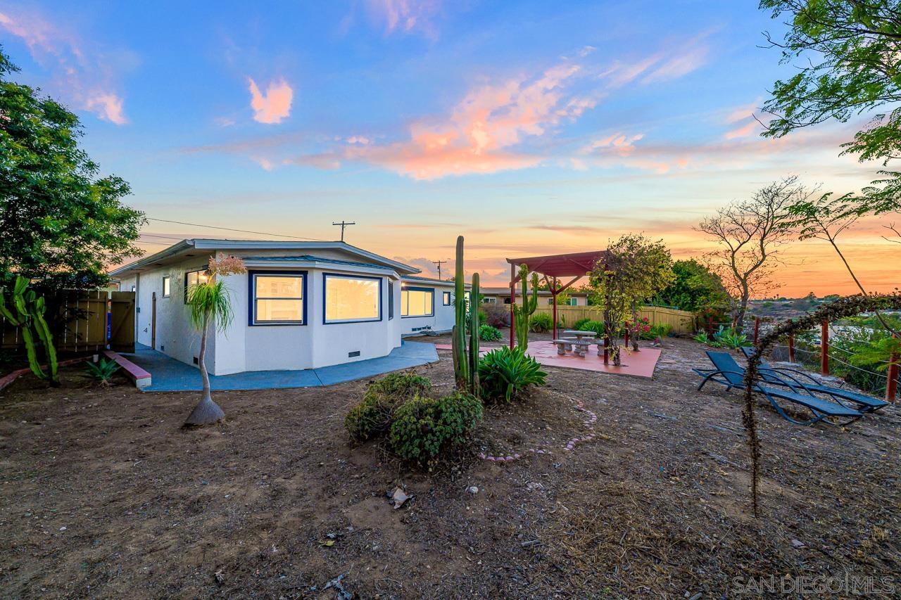 Detail Gallery Image 7 of 39 For 6496  Cleo St, San Diego,  CA 92115 - 3 Beds | 2 Baths