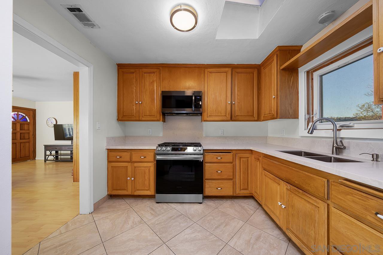 Detail Gallery Image 9 of 39 For 6496  Cleo St, San Diego,  CA 92115 - 3 Beds | 2 Baths