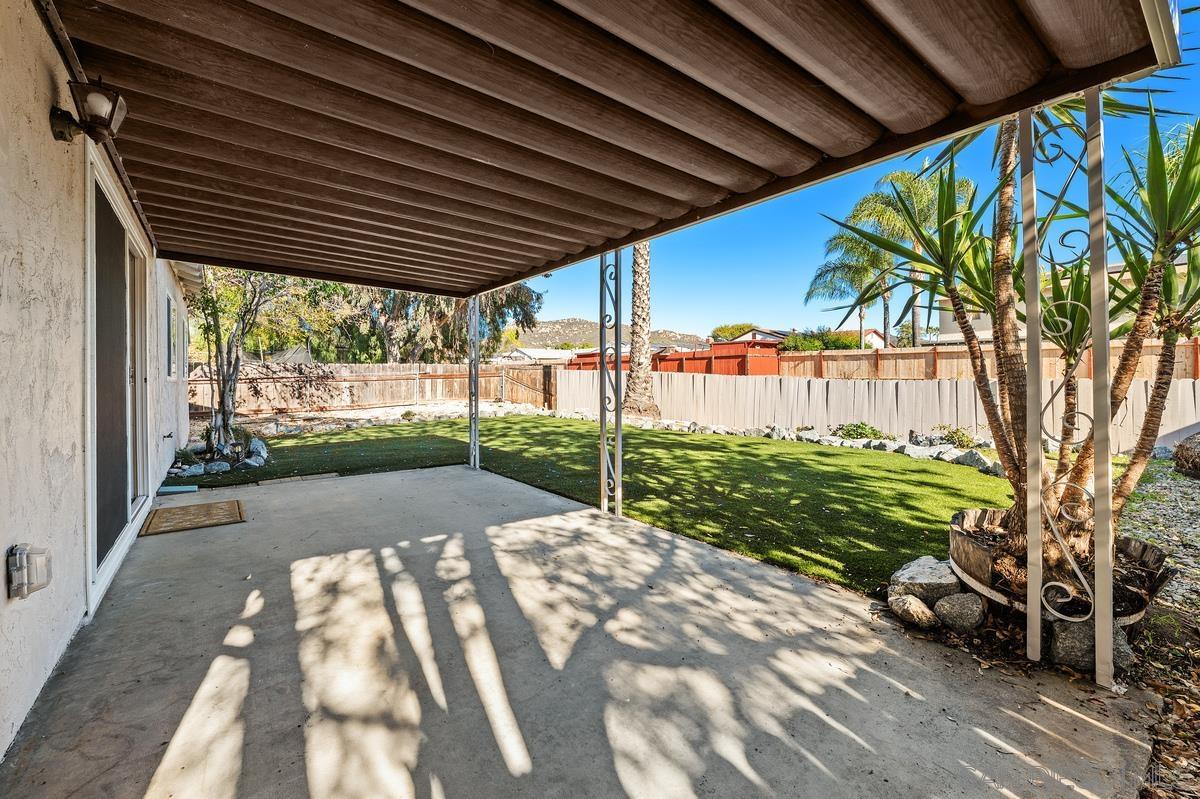 Detail Gallery Image 6 of 26 For 10017  Woodrose Ave, Santee,  CA 92071 - 3 Beds | 2 Baths