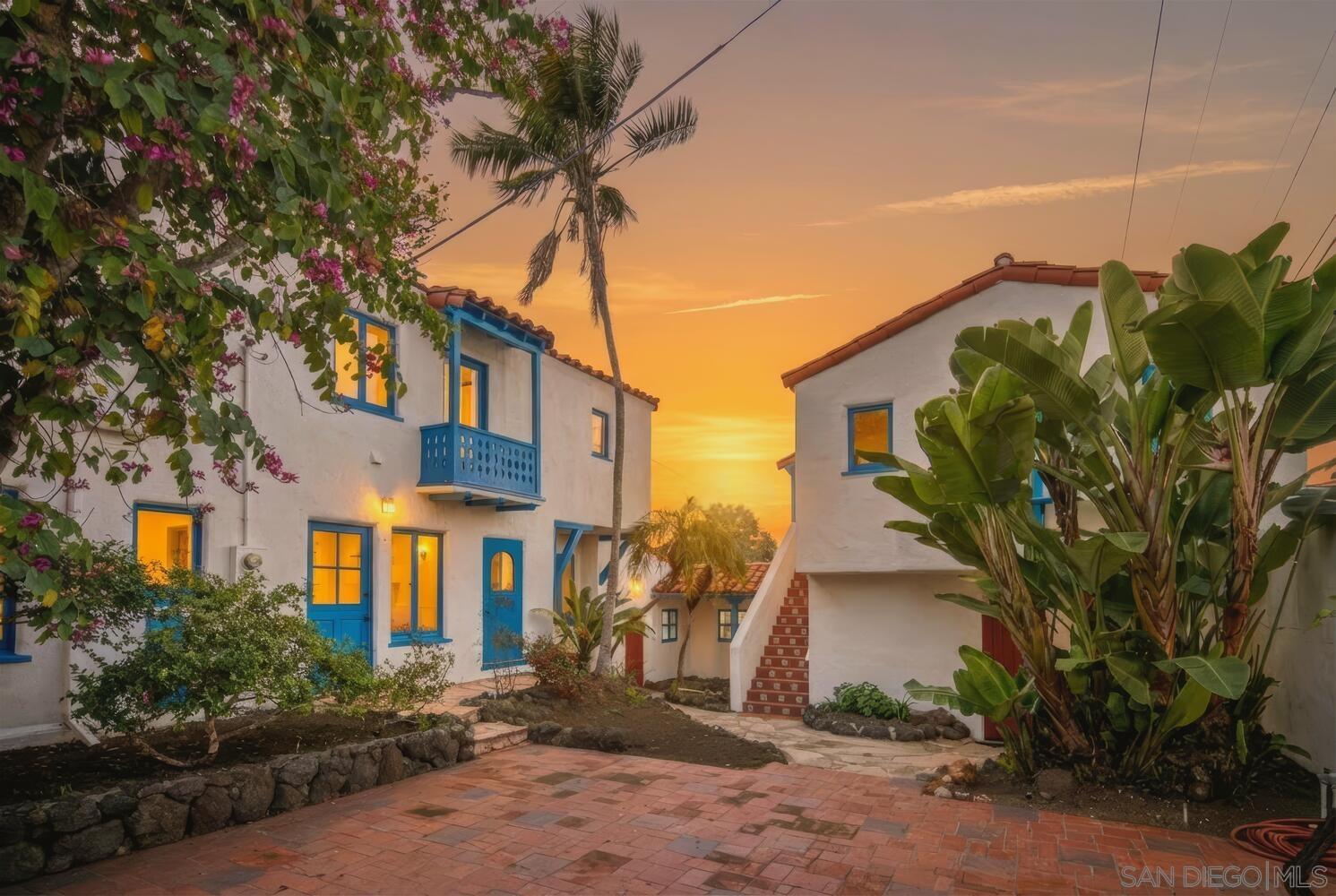 Detail Gallery Image 3 of 75 For 4422  Leon St, San Diego,  CA 92107 - 4 Beds | 4 Baths