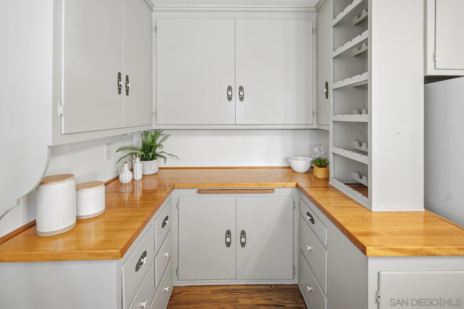 Detail Gallery Image 27 of 75 For 4422  Leon St, San Diego,  CA 92107 - 4 Beds | 4 Baths