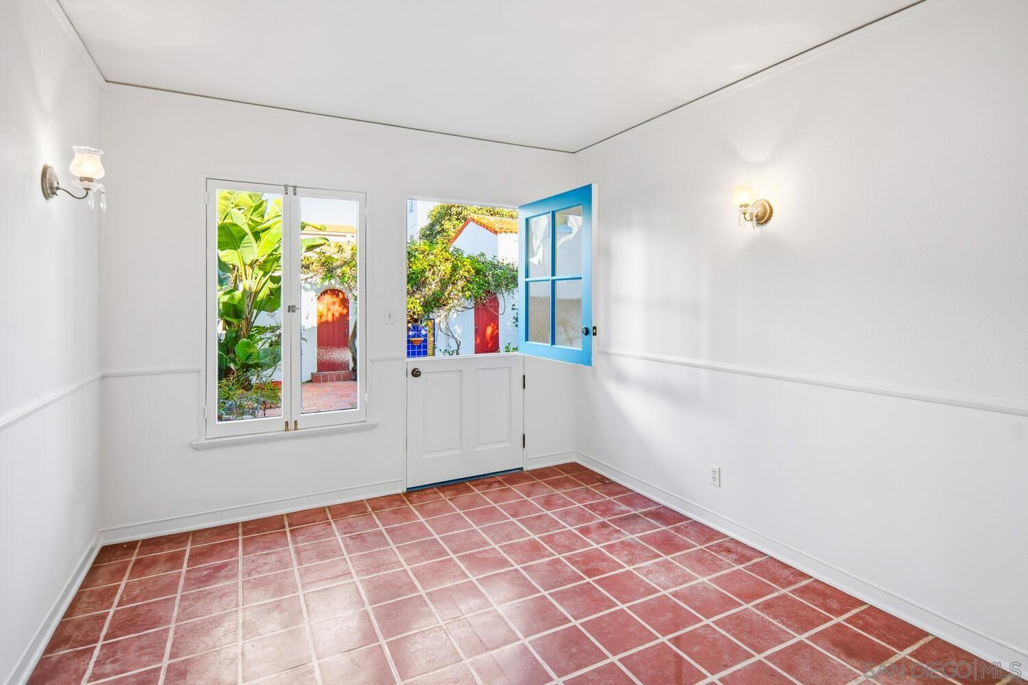 Detail Gallery Image 29 of 75 For 4422  Leon St, San Diego,  CA 92107 - 4 Beds | 4 Baths