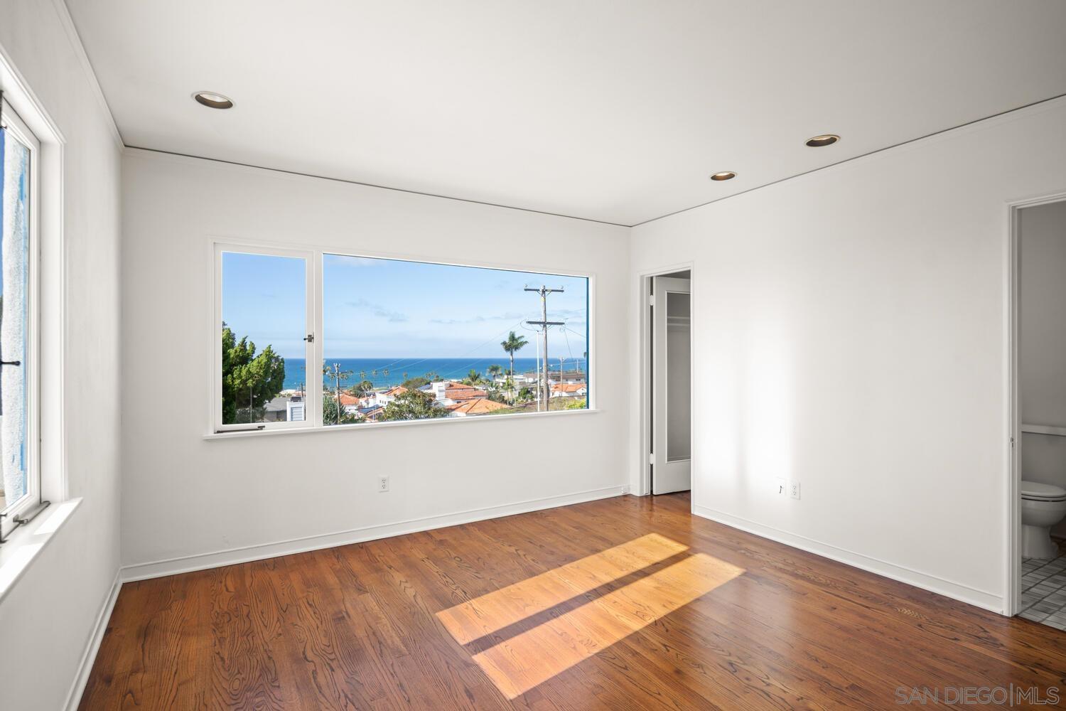 Detail Gallery Image 33 of 75 For 4422  Leon St, San Diego,  CA 92107 - 4 Beds | 4 Baths