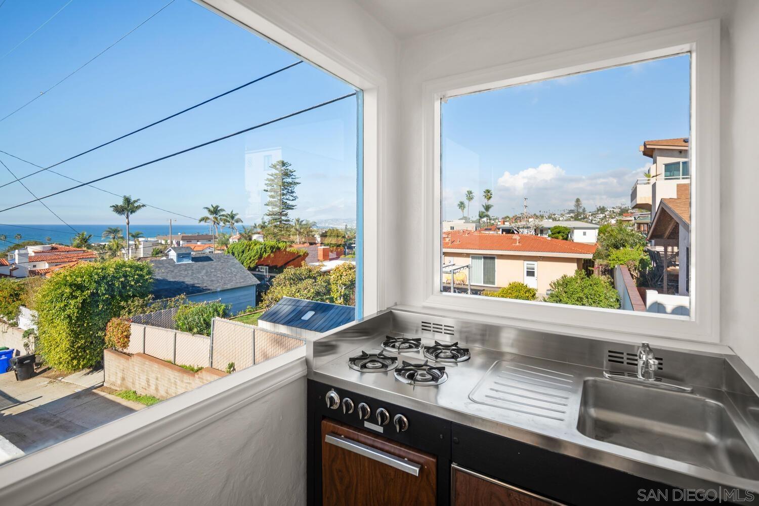 Detail Gallery Image 48 of 75 For 4422  Leon St, San Diego,  CA 92107 - 4 Beds | 4 Baths