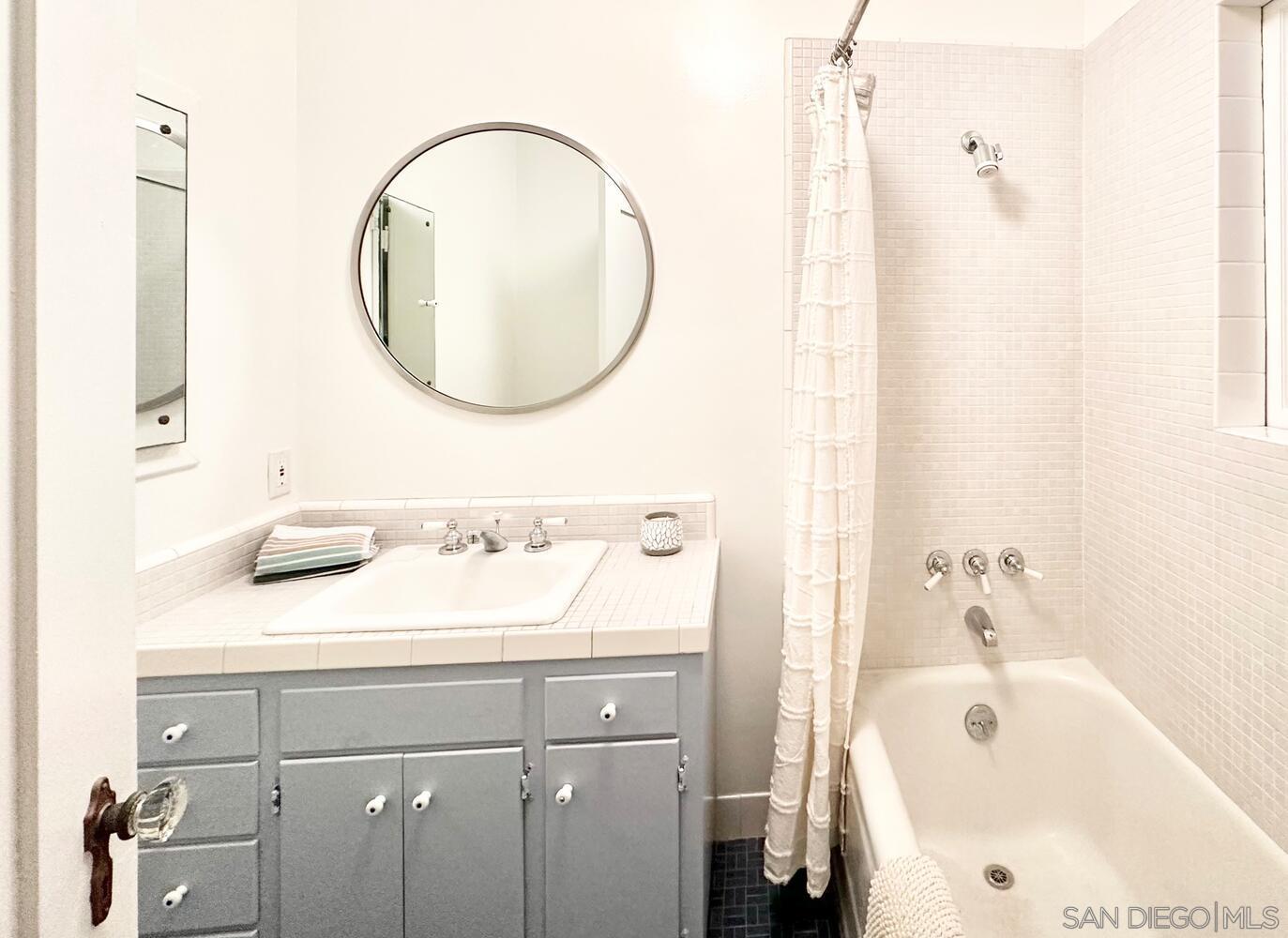 Detail Gallery Image 50 of 75 For 4422  Leon St, San Diego,  CA 92107 - 4 Beds | 4 Baths