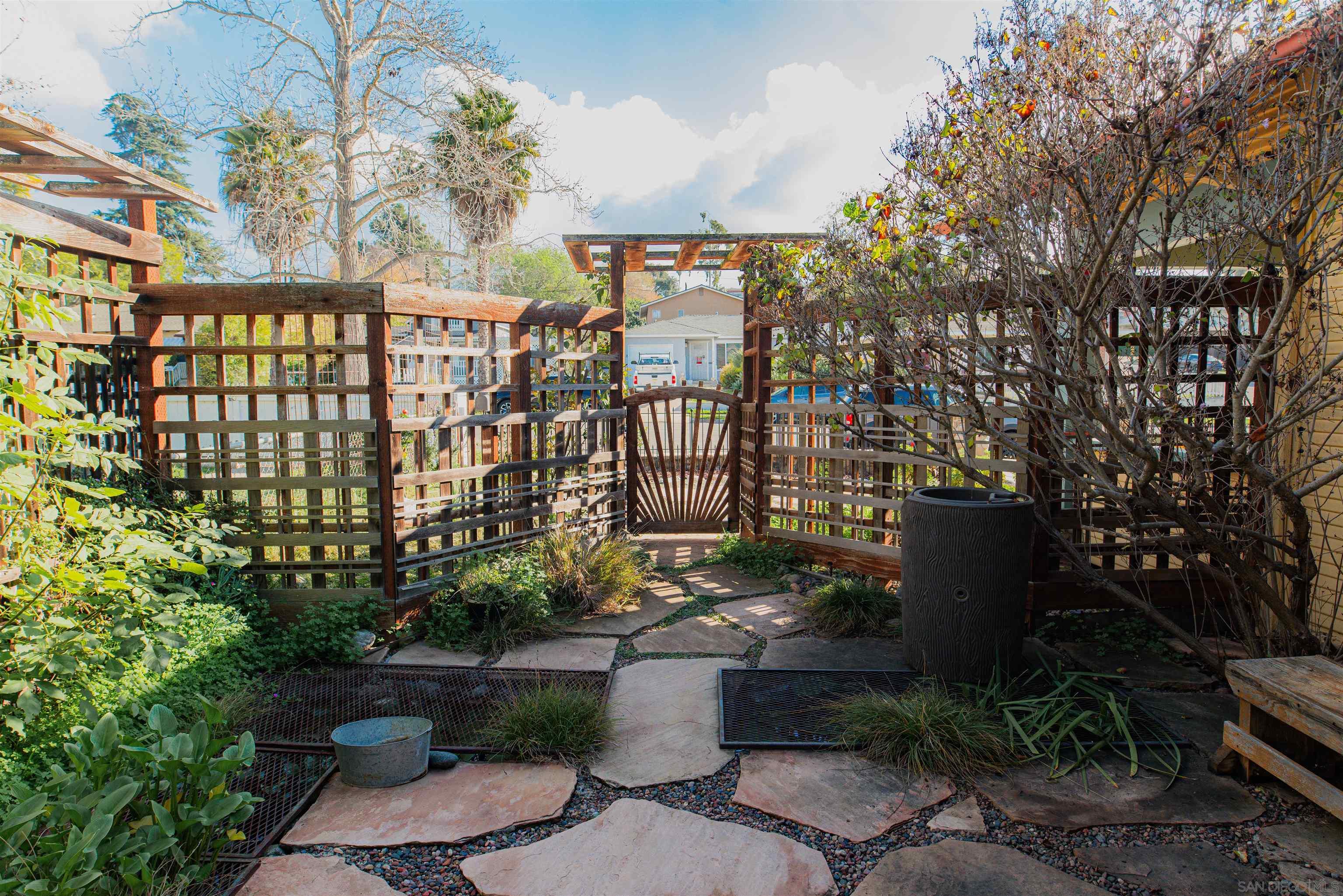 Detail Gallery Image 14 of 61 For 210 E 6th Ave, Escondido,  CA 92025 - 4 Beds | 4 Baths