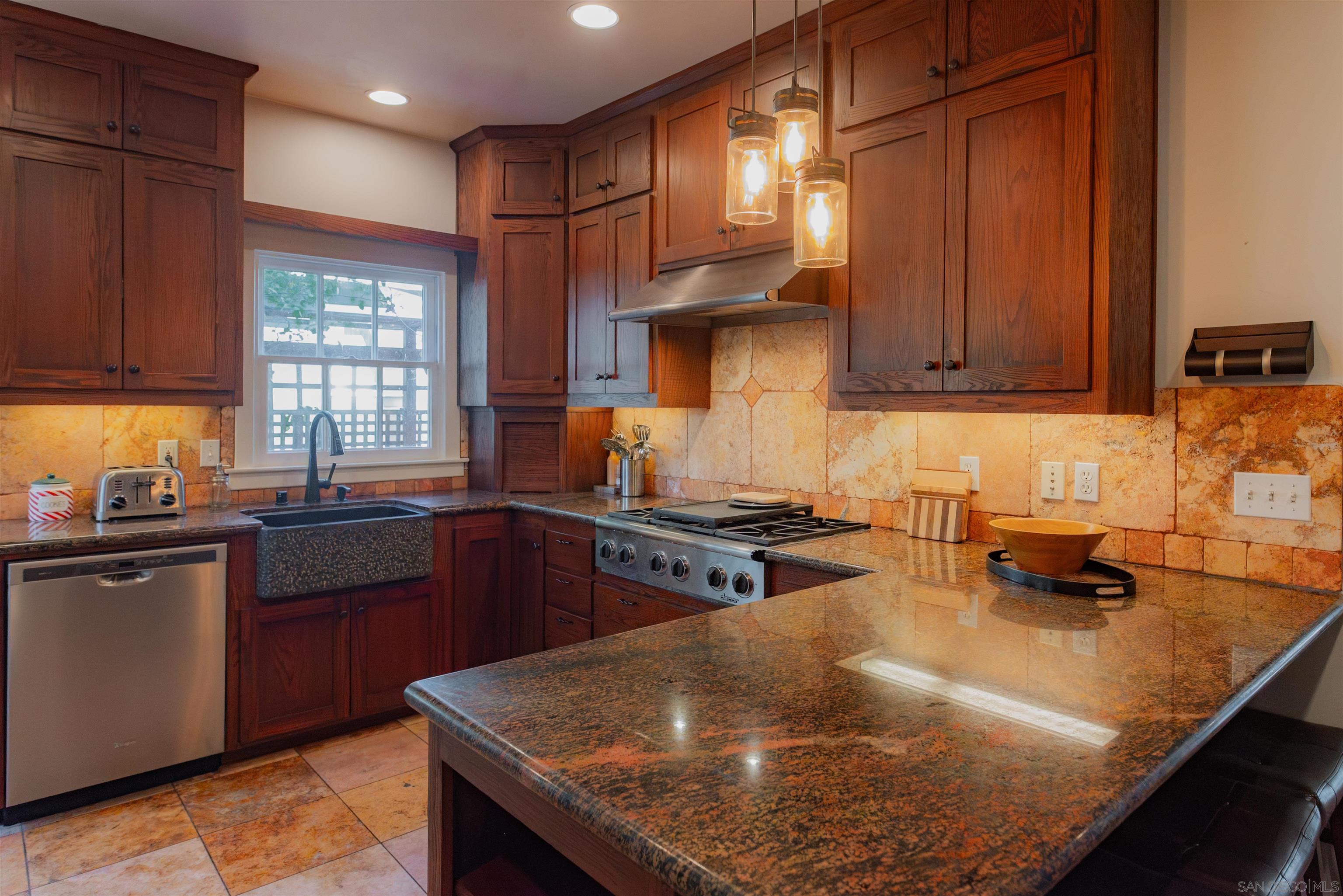 Detail Gallery Image 20 of 62 For 210 E 6th Ave, Escondido,  CA 92025 - 4 Beds | 4 Baths