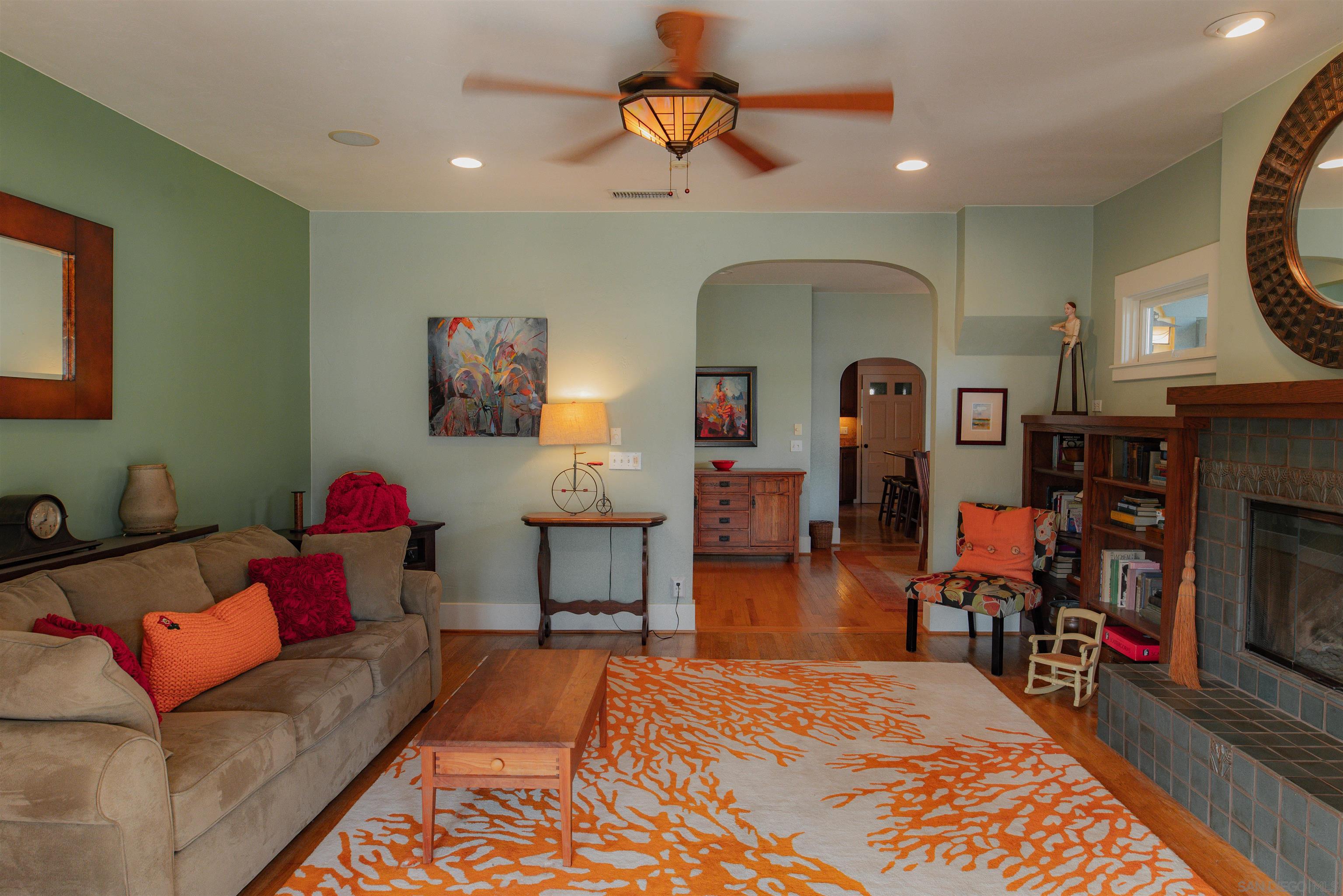 Detail Gallery Image 4 of 62 For 210 E 6th Ave, Escondido,  CA 92025 - 4 Beds | 4 Baths