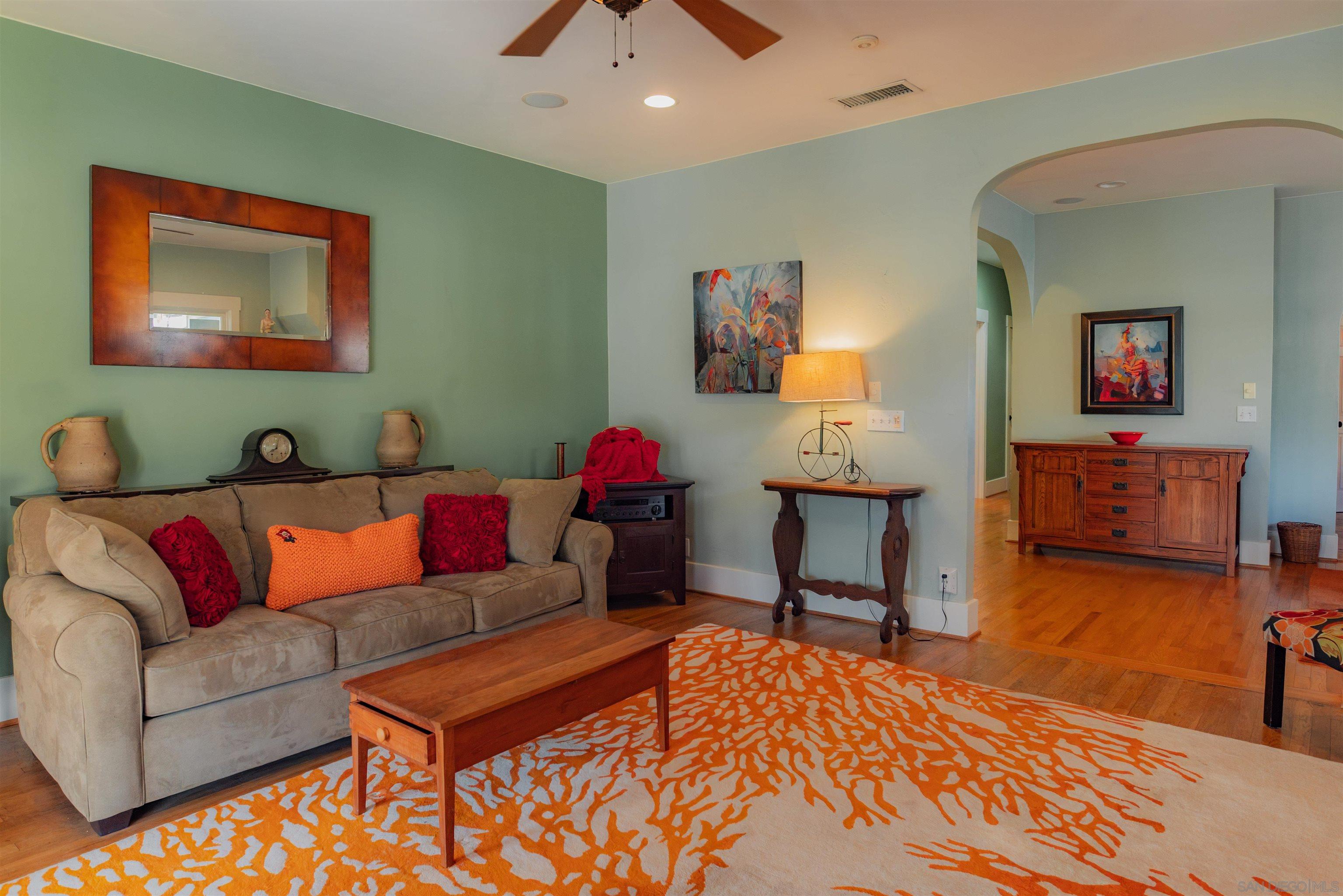 Detail Gallery Image 9 of 62 For 210 E 6th Ave, Escondido,  CA 92025 - 4 Beds | 4 Baths