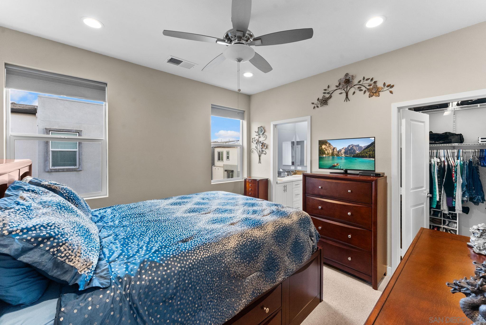 Detail Gallery Image 12 of 29 For 2532  S Escondido Blvd  #204,  Escondido,  CA 92025 - 2 Beds | 2/1 Baths