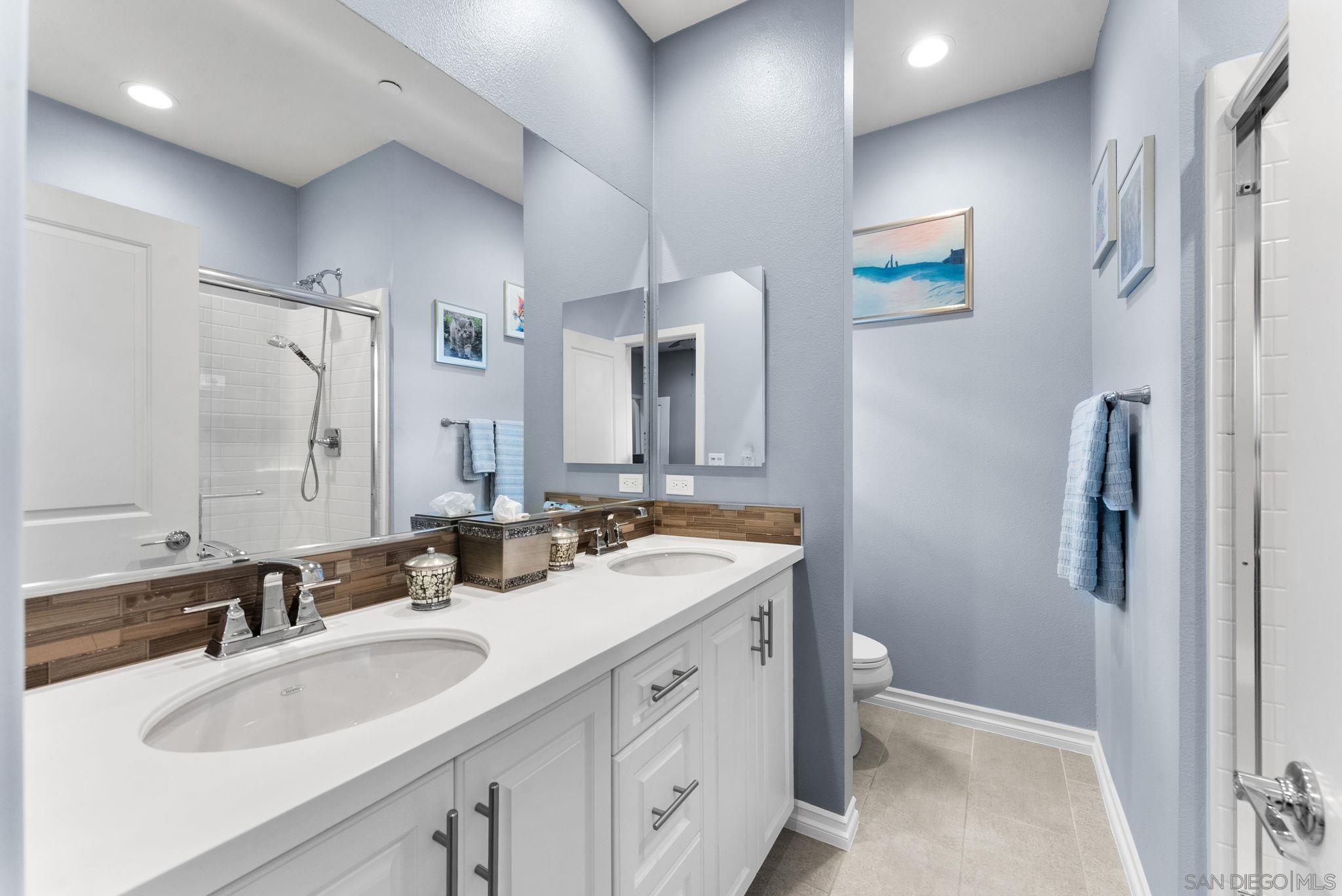 Detail Gallery Image 14 of 29 For 2532  S Escondido Blvd  #204,  Escondido,  CA 92025 - 2 Beds | 2/1 Baths