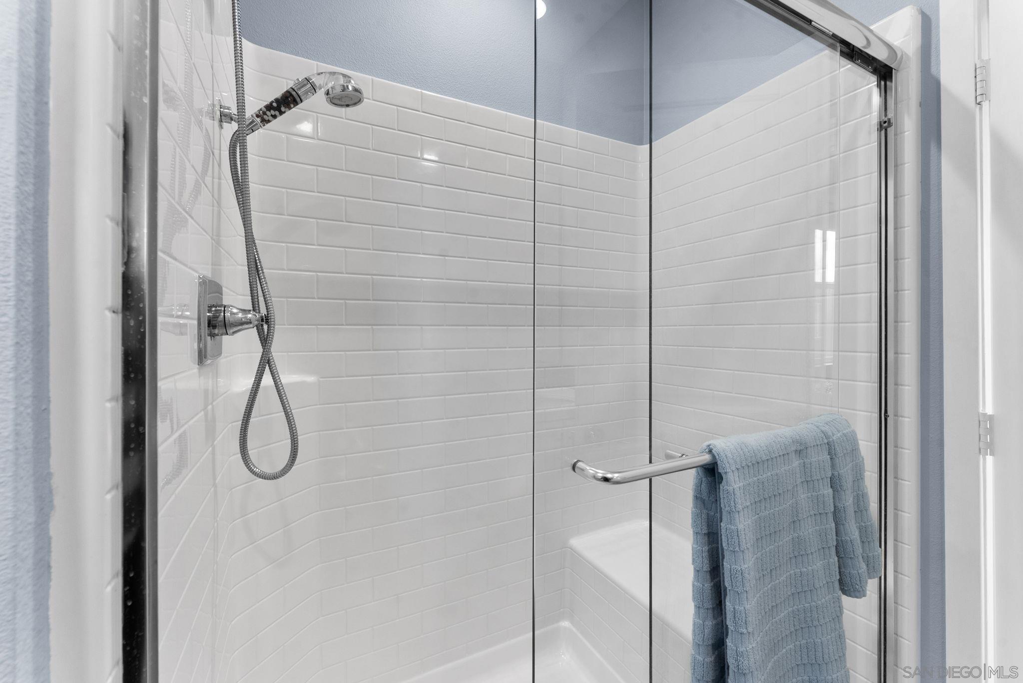 Detail Gallery Image 15 of 29 For 2532  S Escondido Blvd  #204,  Escondido,  CA 92025 - 2 Beds | 2/1 Baths