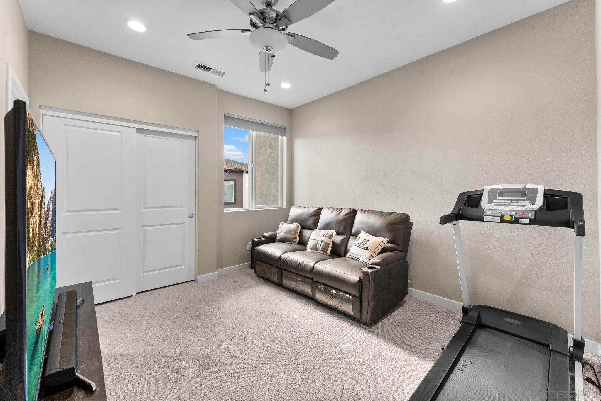 Detail Gallery Image 17 of 29 For 2532  S Escondido Blvd  #204,  Escondido,  CA 92025 - 2 Beds | 2/1 Baths