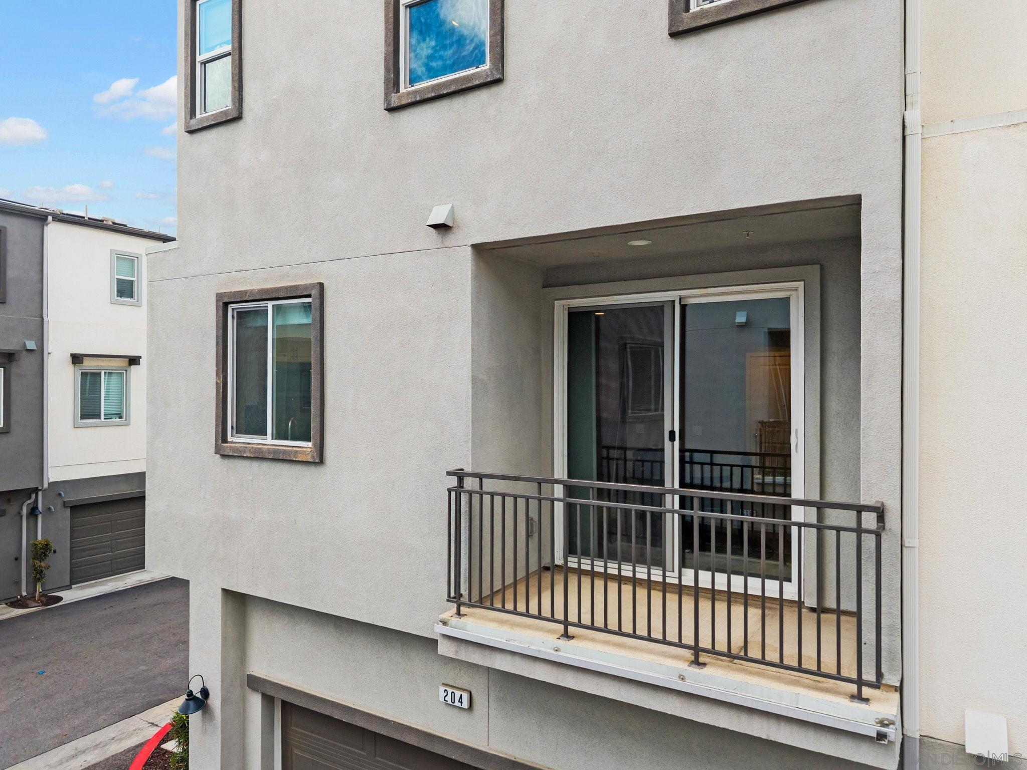 Detail Gallery Image 21 of 29 For 2532  S Escondido Blvd  #204,  Escondido,  CA 92025 - 2 Beds | 2/1 Baths