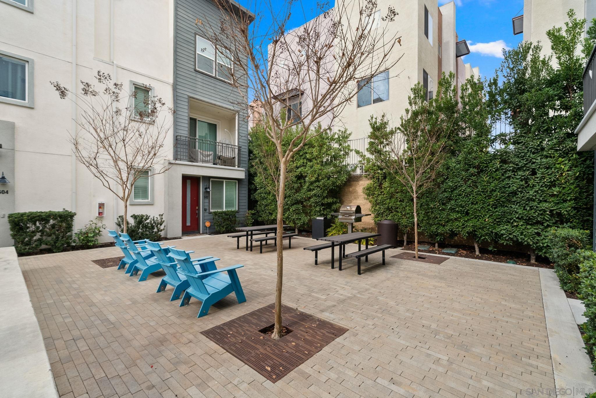 Detail Gallery Image 24 of 29 For 2532  S Escondido Blvd  #204,  Escondido,  CA 92025 - 2 Beds | 2/1 Baths