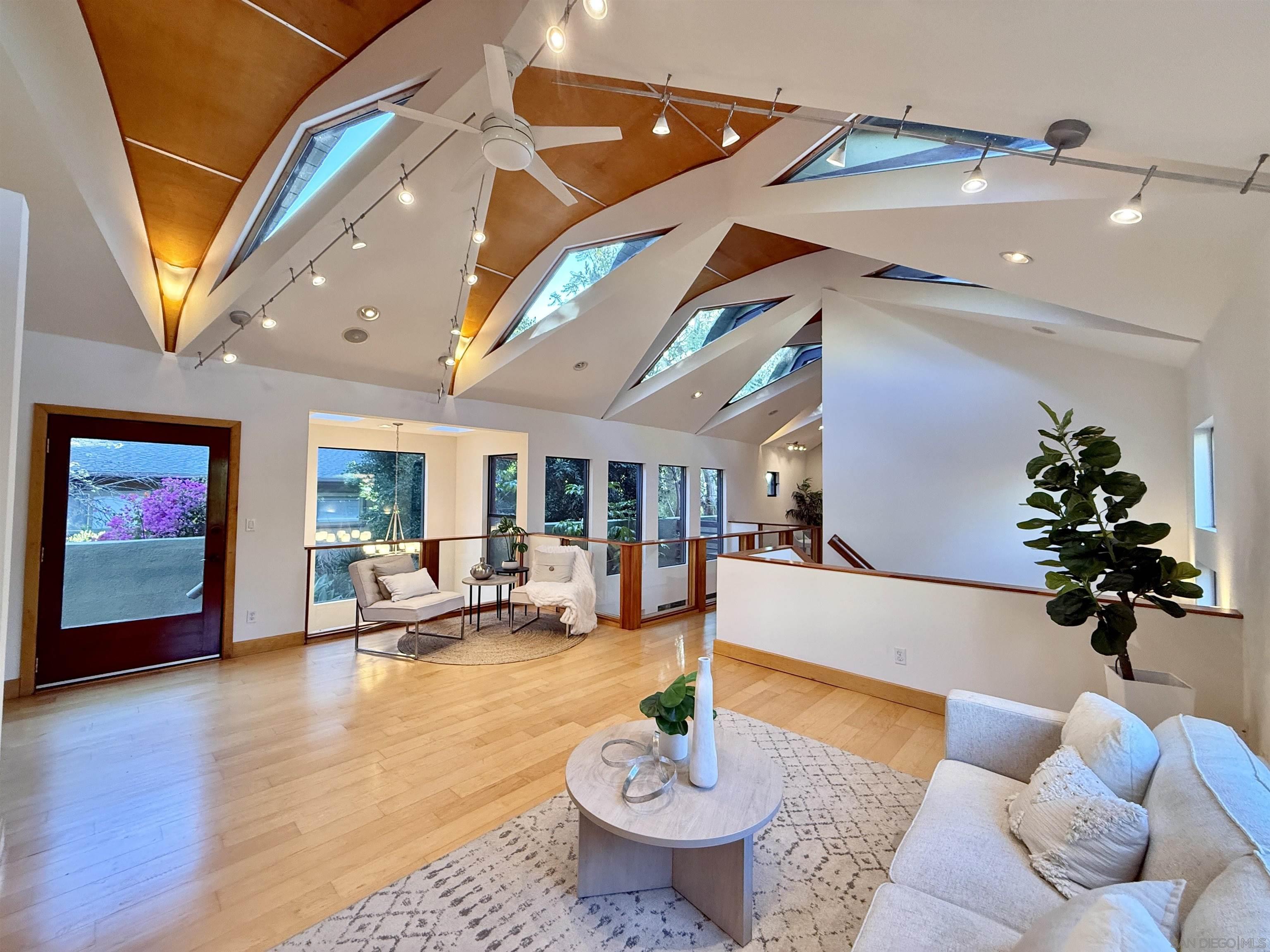 Detail Gallery Image 14 of 31 For 3566  Albatross St, San Diego,  CA 92103 - 3 Beds | 3/1 Baths