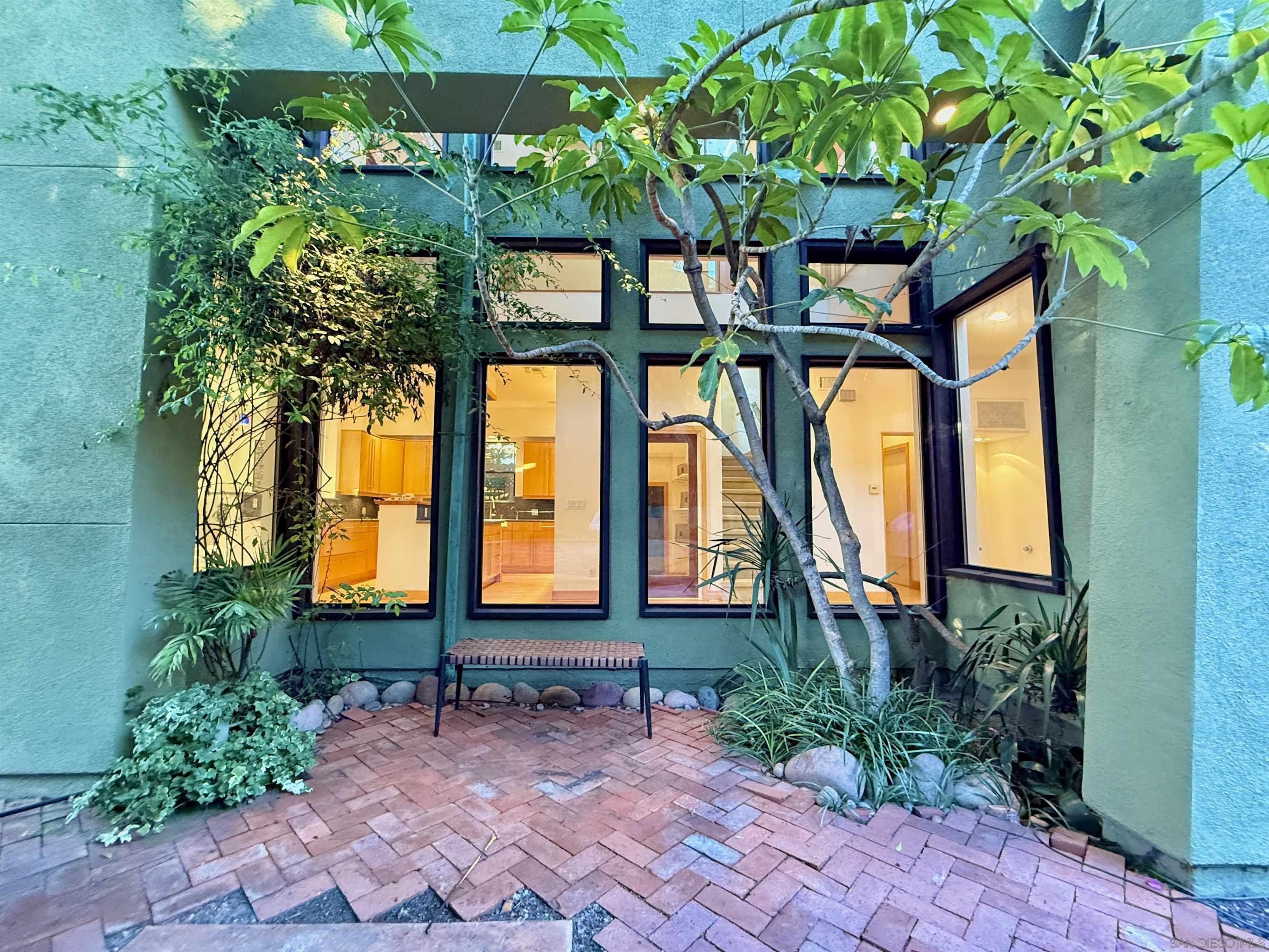 Detail Gallery Image 24 of 31 For 3566  Albatross St, San Diego,  CA 92103 - 3 Beds | 3/1 Baths