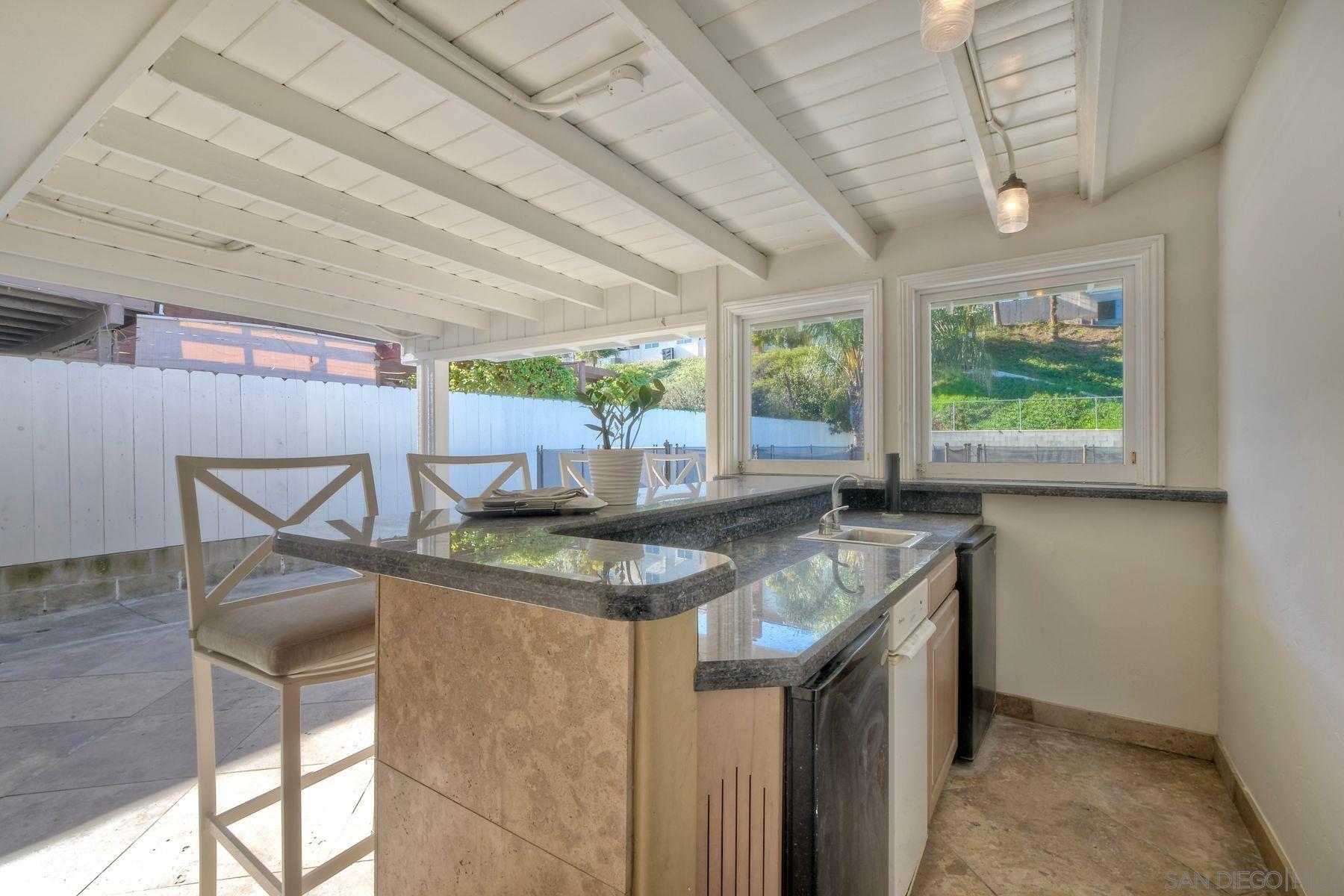 Detail Gallery Image 21 of 26 For 2372  Worden St, San Diego,  CA 92107 - 4 Beds | 2 Baths