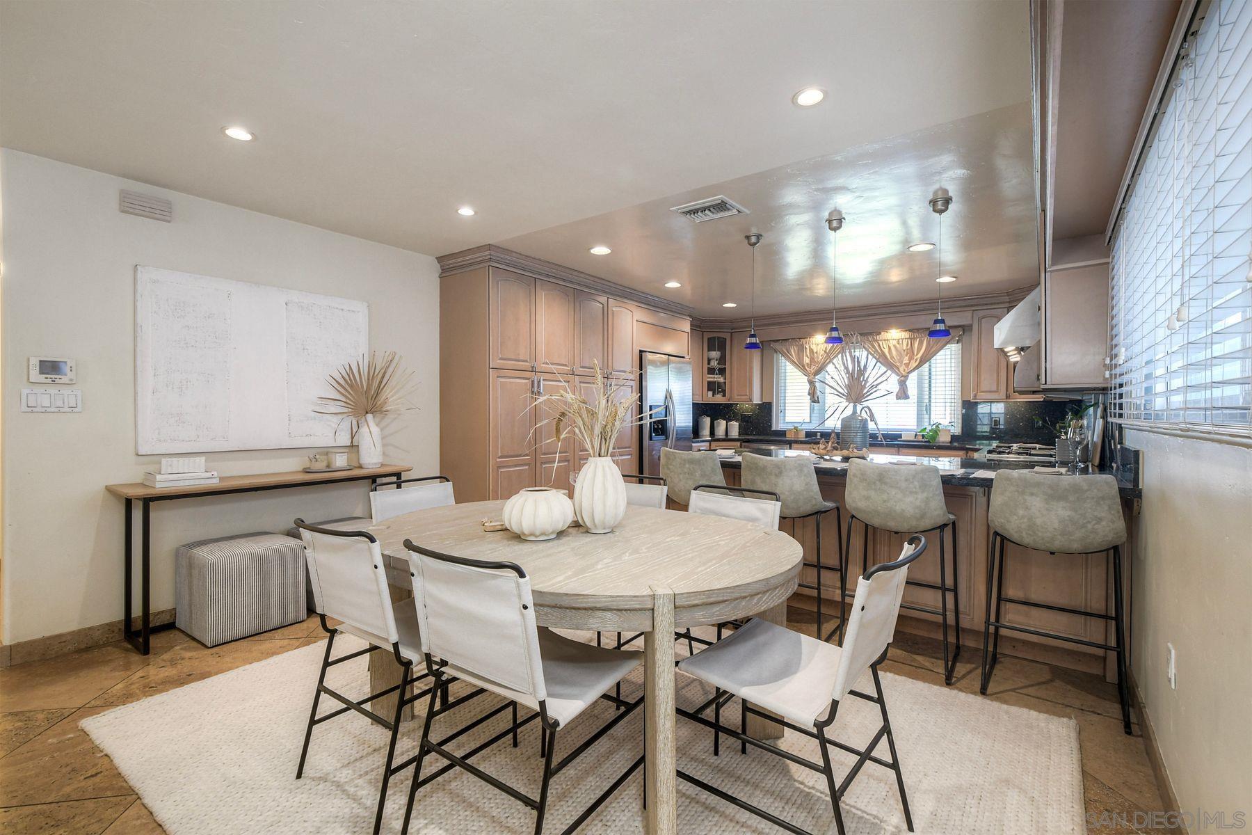 Detail Gallery Image 7 of 26 For 2372  Worden St, San Diego,  CA 92107 - 4 Beds | 2 Baths