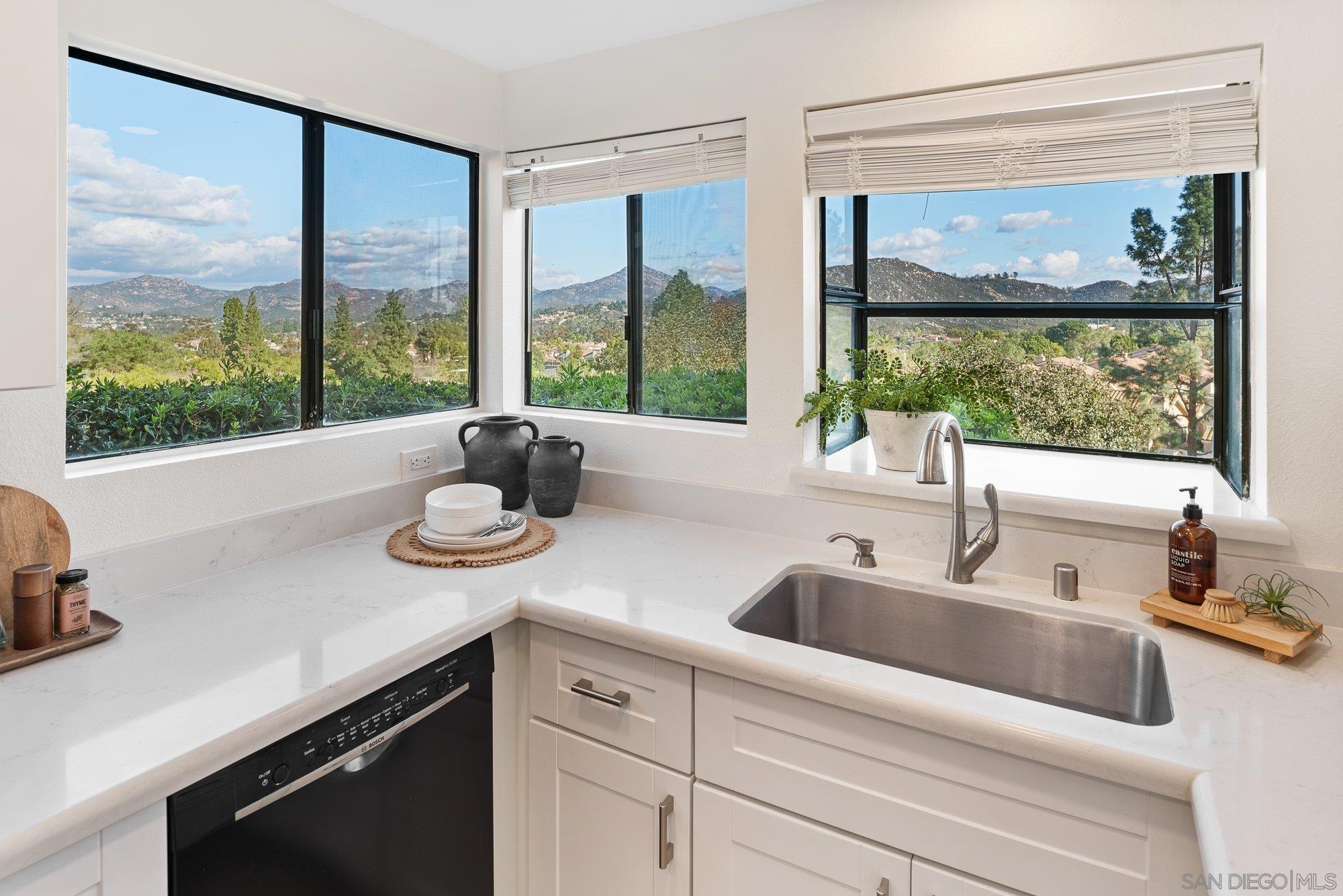 Front Image Thumbnail for SD2600748