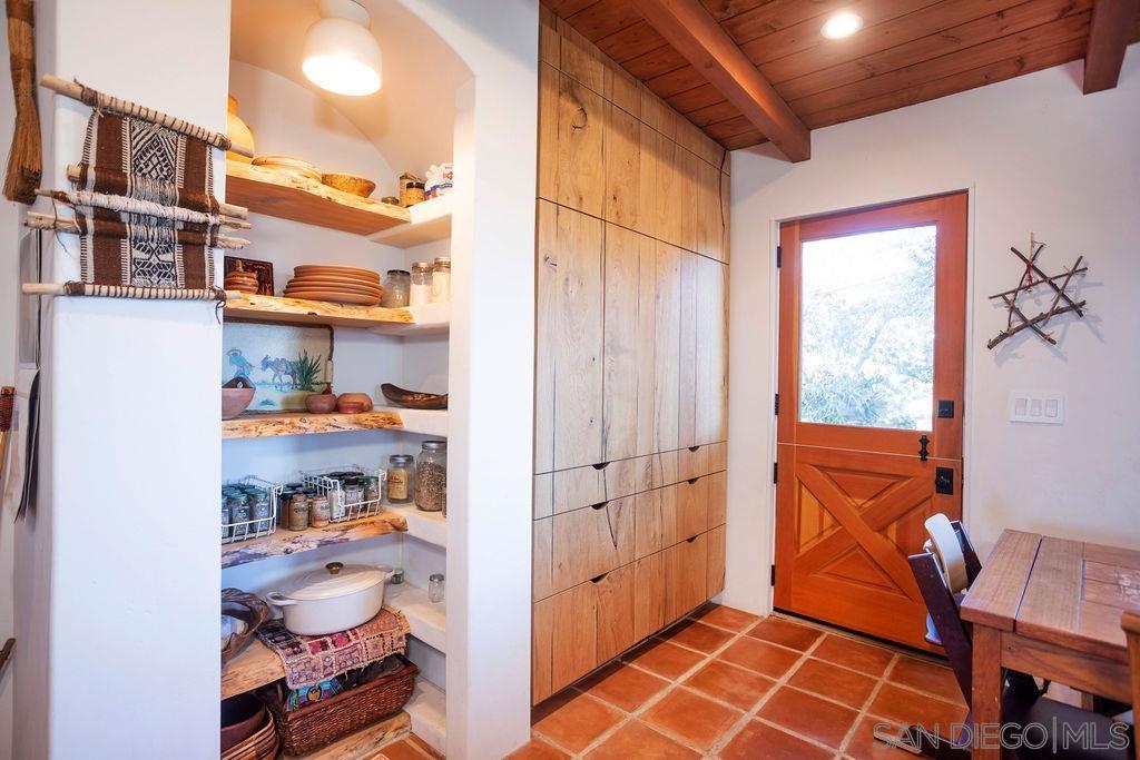 Detail Gallery Image 14 of 53 For 255  Hillside Place, El Cajon,  CA 92021 - 4 Beds | 3/1 Baths