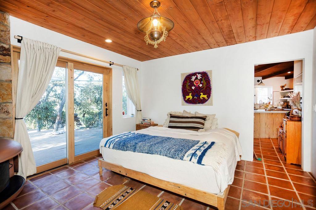 Detail Gallery Image 7 of 53 For 255  Hillside Place, El Cajon,  CA 92021 - 4 Beds | 3/1 Baths