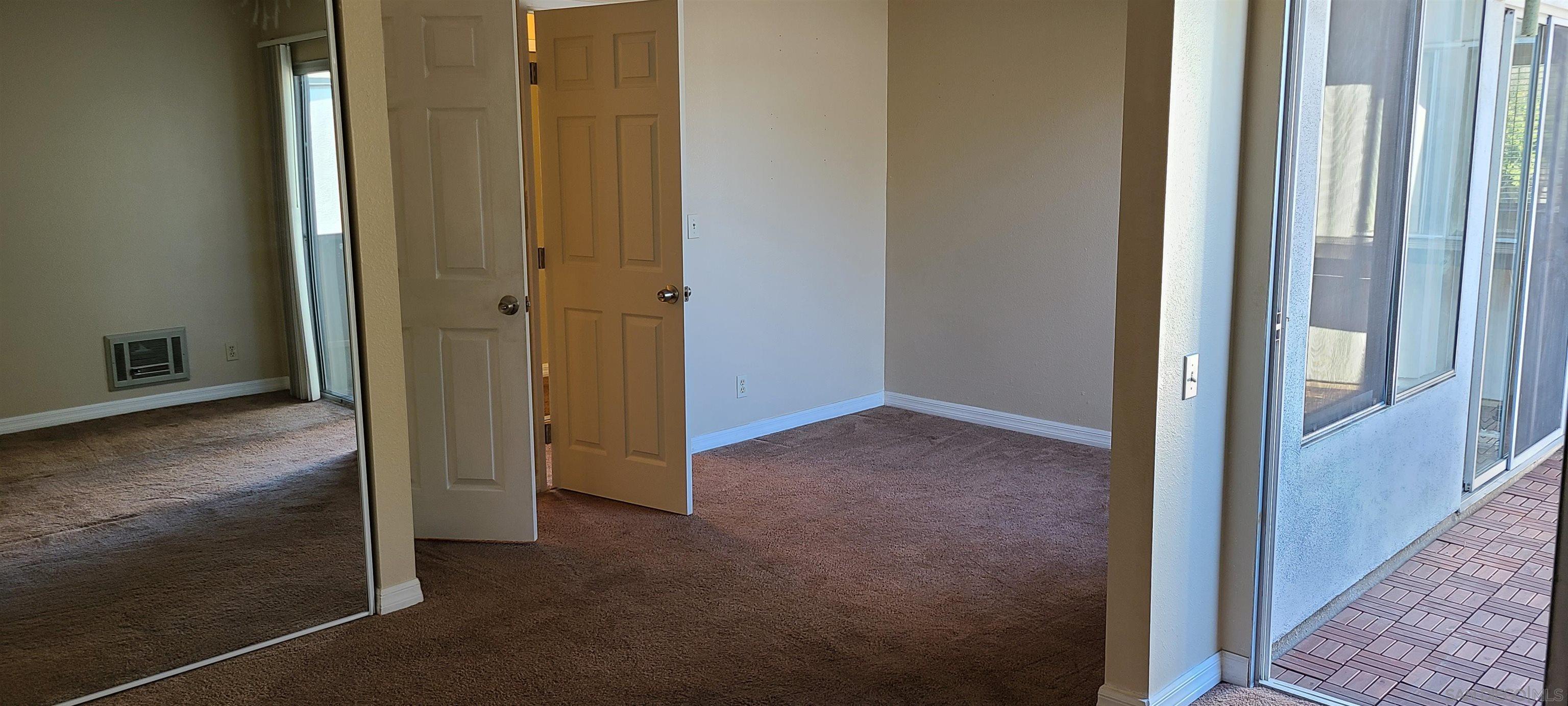 Detail Gallery Image 13 of 42 For 1395  Caminito Gabaldon  #C,  San Diego,  CA 92108 - 2 Beds | 1 Baths