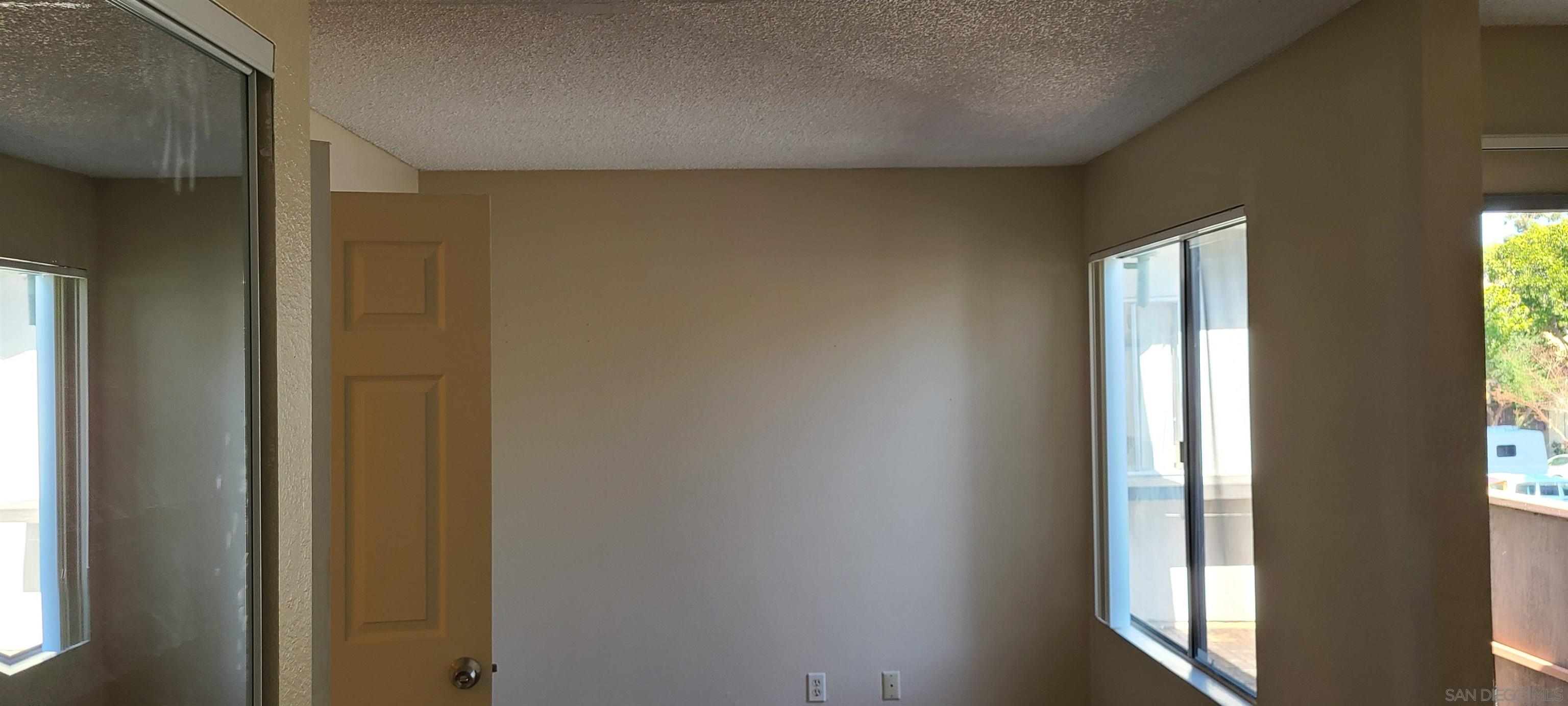 Detail Gallery Image 18 of 42 For 1395  Caminito Gabaldon  #C,  San Diego,  CA 92108 - 2 Beds | 1 Baths