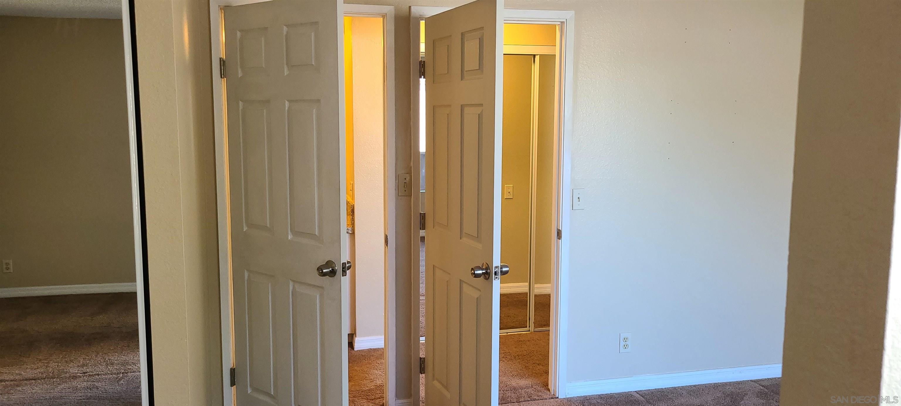 Detail Gallery Image 19 of 42 For 1395  Caminito Gabaldon  #C,  San Diego,  CA 92108 - 2 Beds | 1 Baths