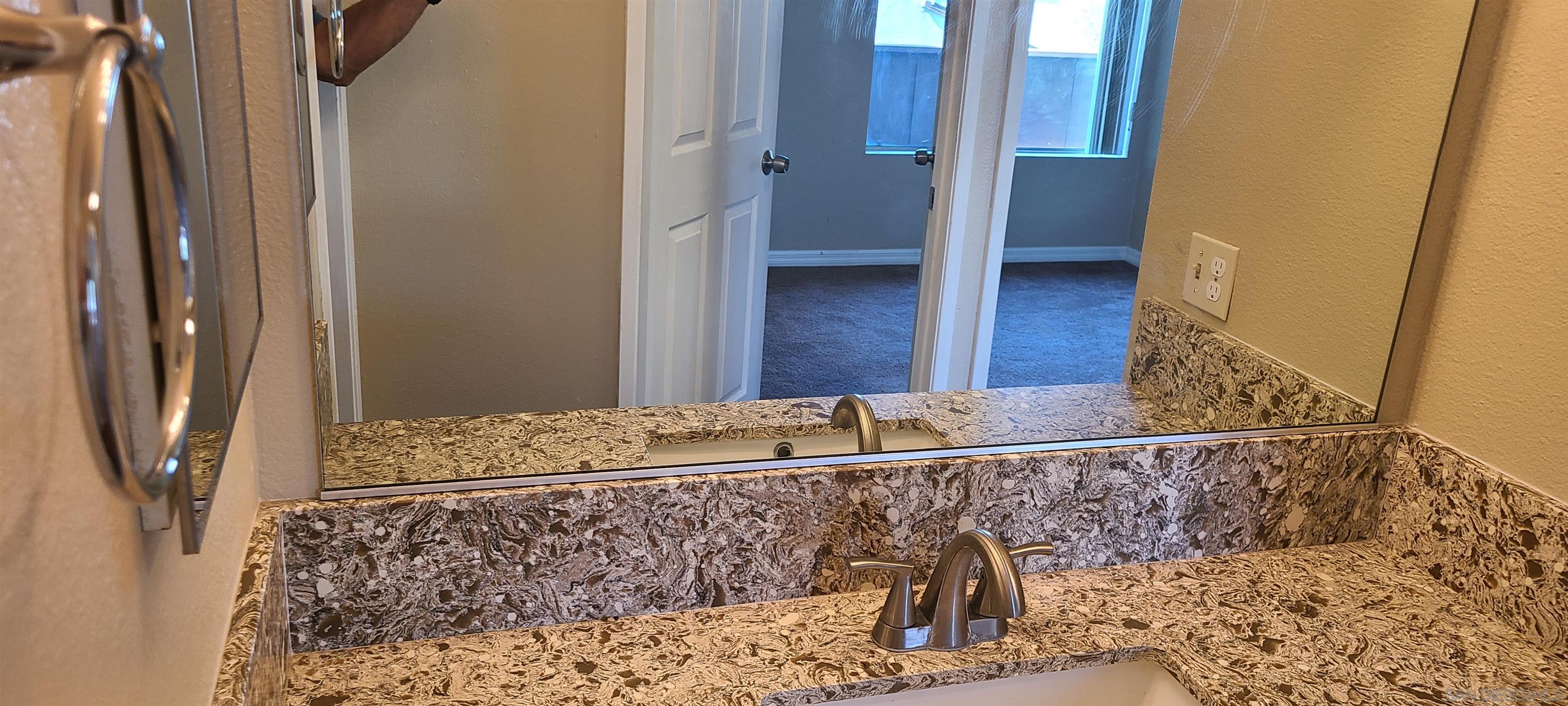 Detail Gallery Image 24 of 42 For 1395  Caminito Gabaldon  #C,  San Diego,  CA 92108 - 2 Beds | 1 Baths