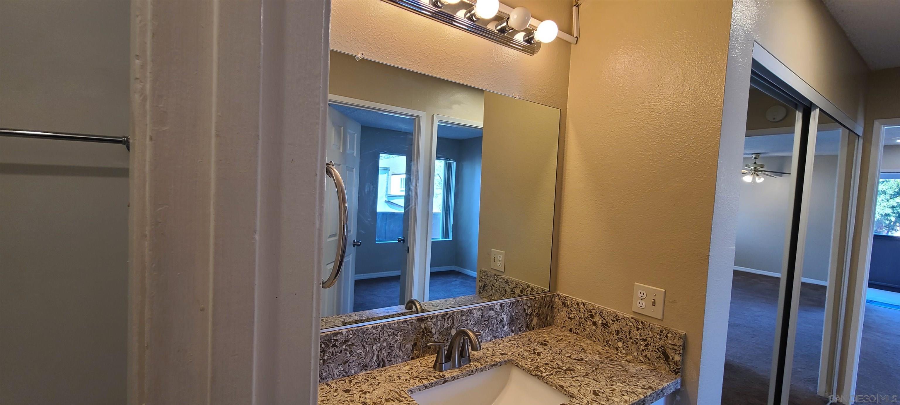 Detail Gallery Image 26 of 42 For 1395  Caminito Gabaldon  #C,  San Diego,  CA 92108 - 2 Beds | 1 Baths