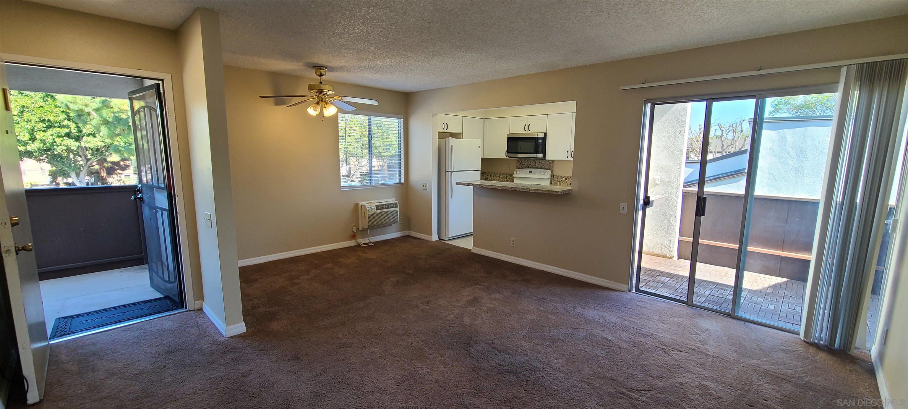 Detail Gallery Image 4 of 42 For 1395  Caminito Gabaldon  #C,  San Diego,  CA 92108 - 2 Beds | 1 Baths