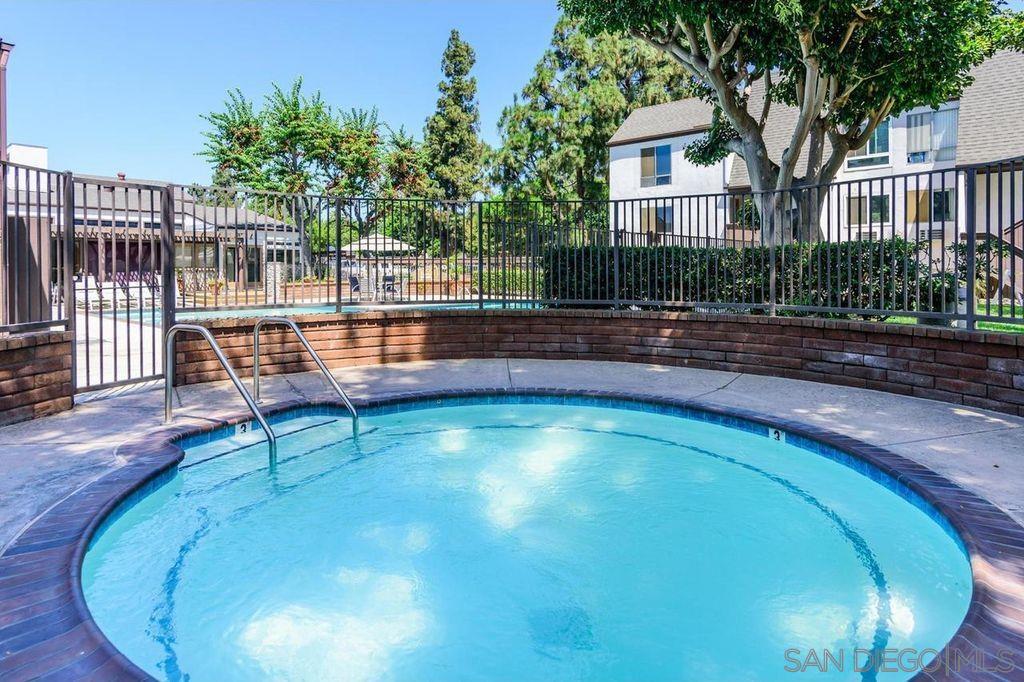 Detail Gallery Image 41 of 42 For 1395  Caminito Gabaldon  #C,  San Diego,  CA 92108 - 2 Beds | 1 Baths
