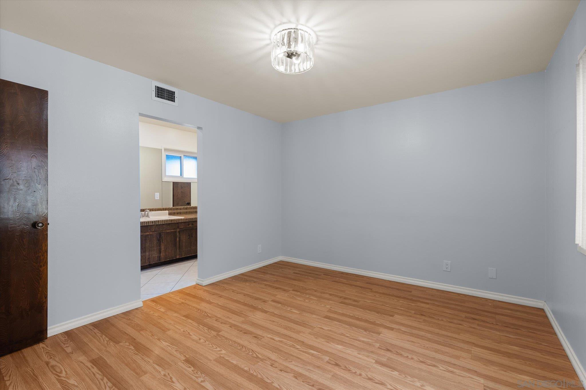 Detail Gallery Image 16 of 62 For 11518  205th St, Lakewood,  CA 90715 - 3 Beds | 2 Baths