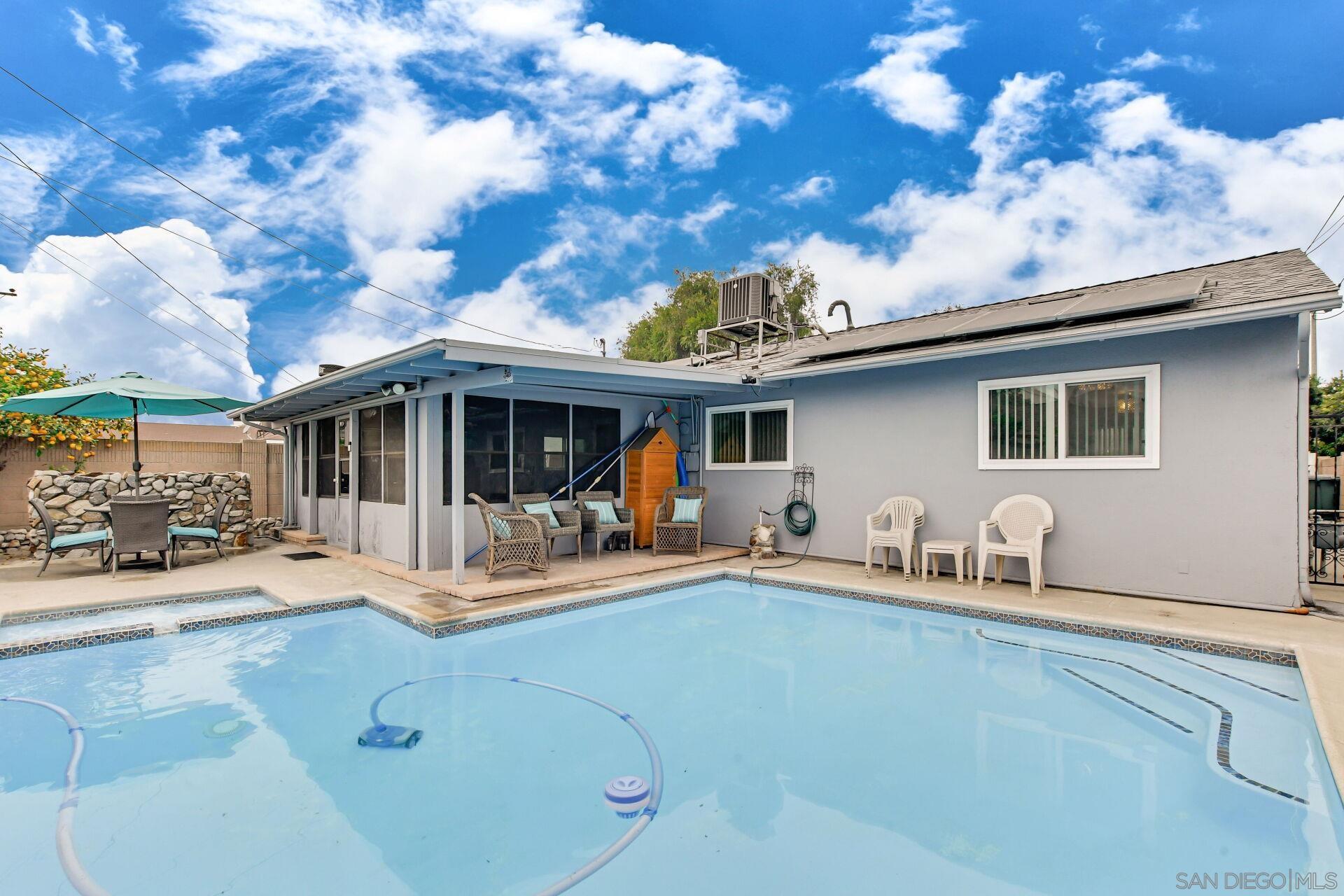 Detail Gallery Image 57 of 62 For 11518  205th St, Lakewood,  CA 90715 - 3 Beds | 2 Baths