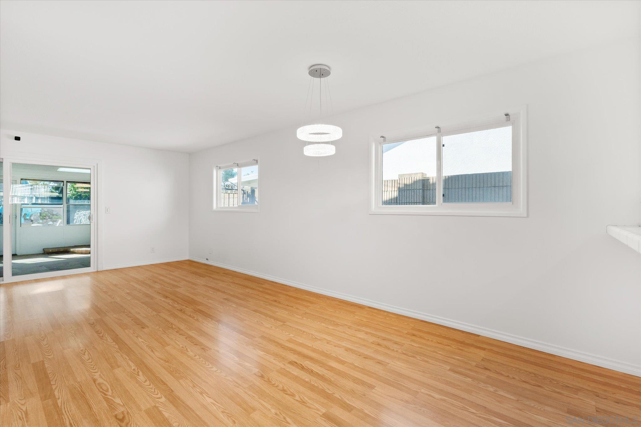 Detail Gallery Image 8 of 62 For 11518  205th St, Lakewood,  CA 90715 - 3 Beds | 2 Baths