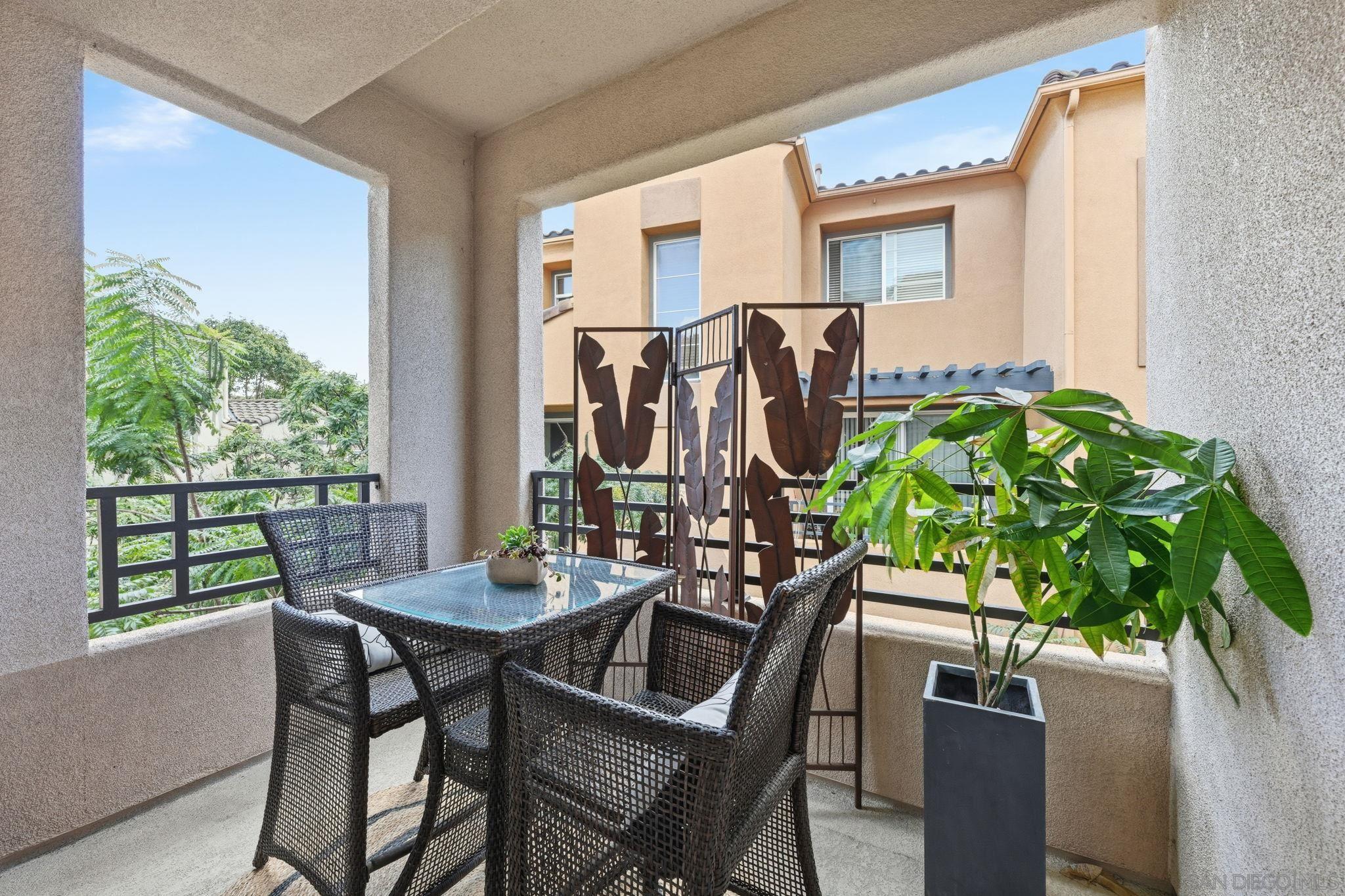 Detail Gallery Image 7 of 32 For 2847  Escala Cir, San Diego,  CA 92108 - 3 Beds | 3 Baths