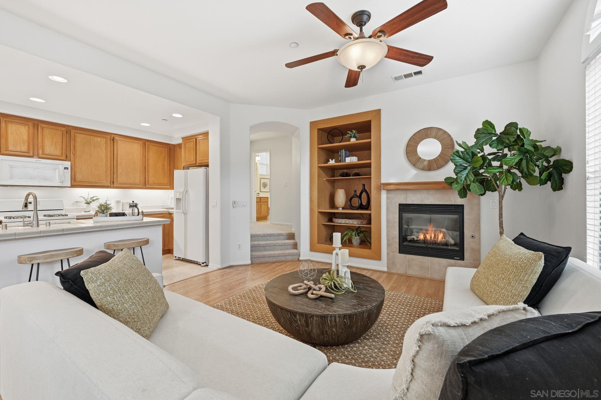 Detail Gallery Image 8 of 32 For 2847  Escala Cir, San Diego,  CA 92108 - 3 Beds | 3 Baths