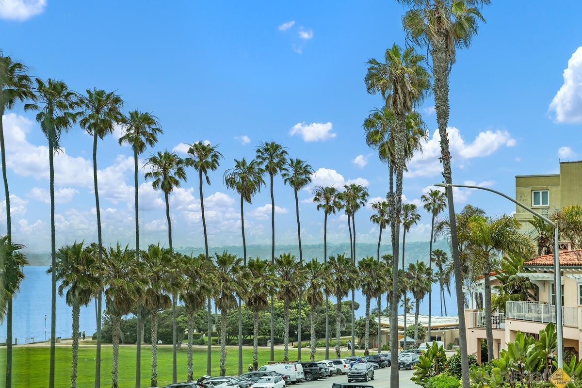 Detail Gallery Image 2 of 27 For 8040  Girard Ave  #2,  La Jolla,  CA 92037 - 2 Beds | 1 Baths