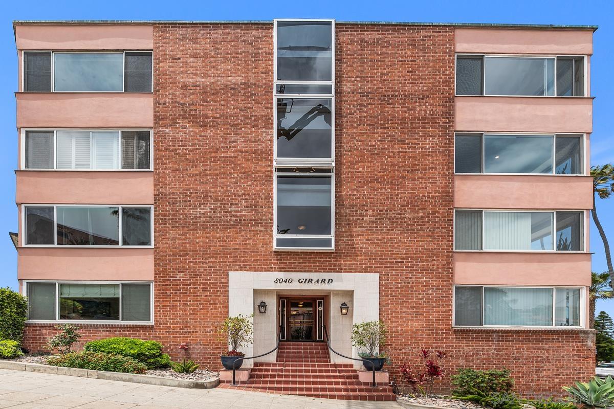Detail Gallery Image 4 of 27 For 8040  Girard Ave  #2,  La Jolla,  CA 92037 - 2 Beds | 1 Baths