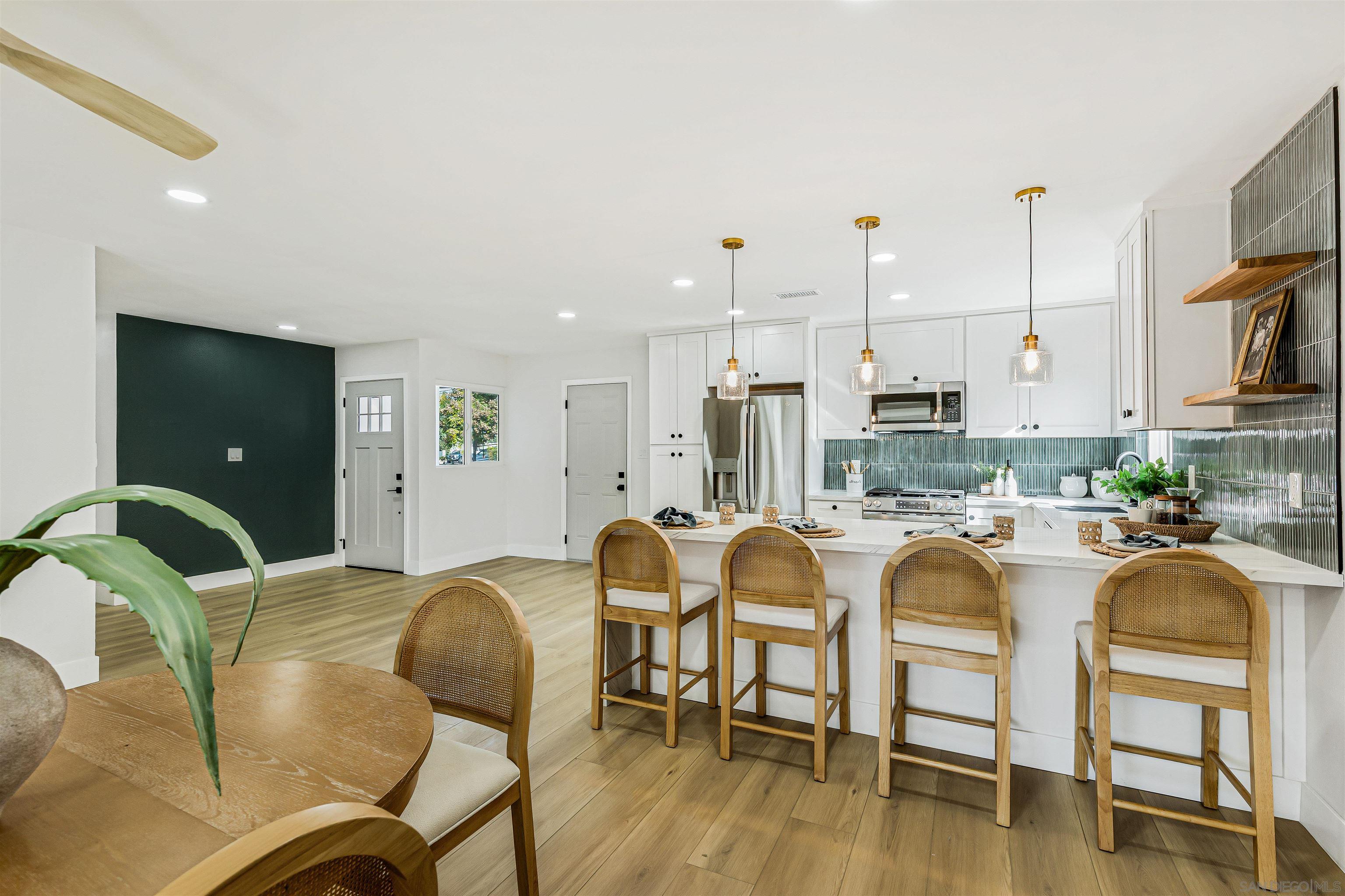 Front Image Thumbnail for SD2600762