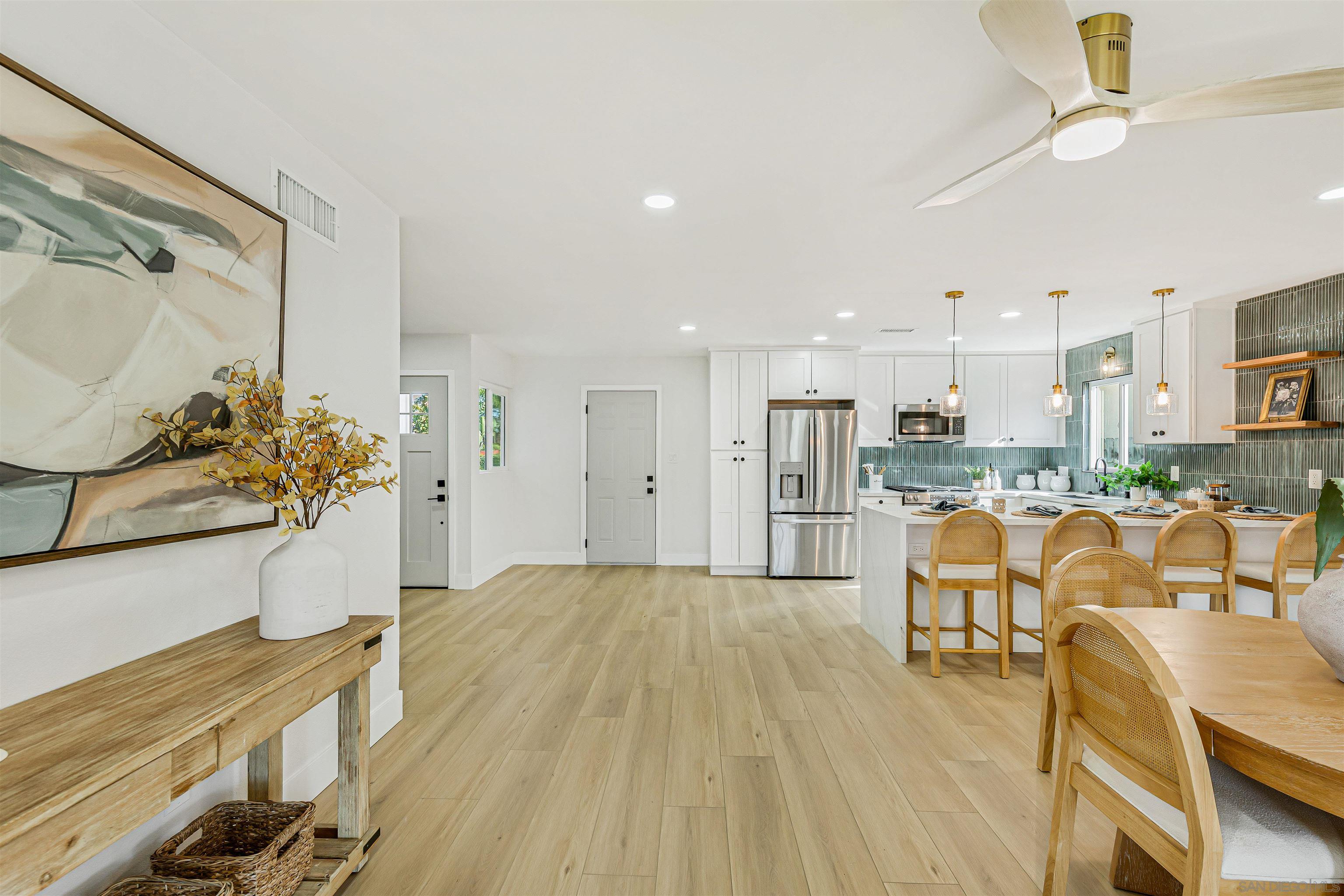 Detail Gallery Image 11 of 28 For 4820  Siesta Dr, Oceanside,  CA 92057 - 3 Beds | 2 Baths