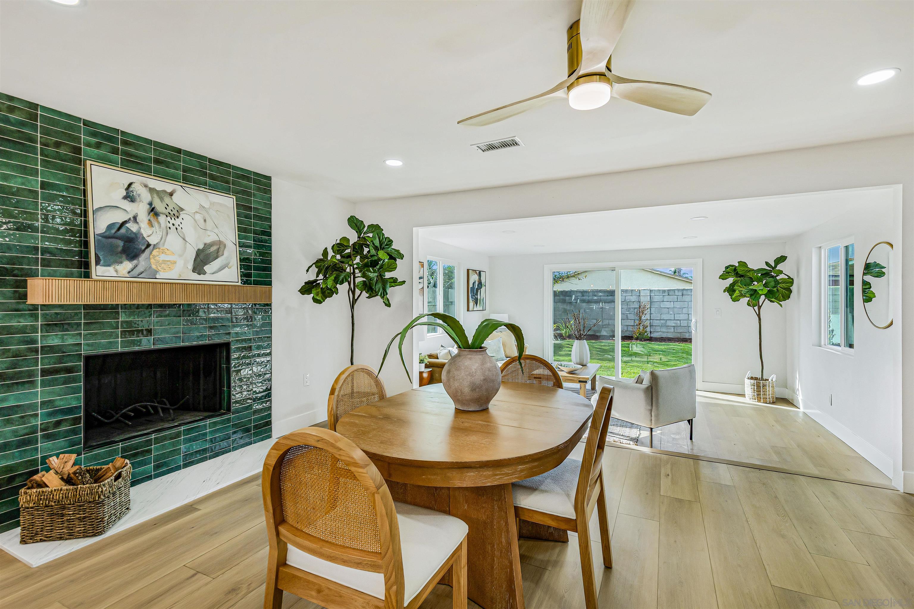 Detail Gallery Image 8 of 28 For 4820  Siesta Dr, Oceanside,  CA 92057 - 3 Beds | 2 Baths